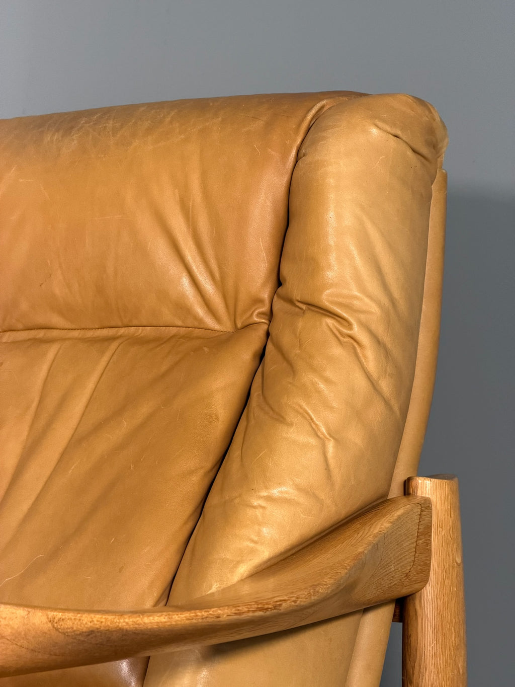 Poltrona in rovere e pelle