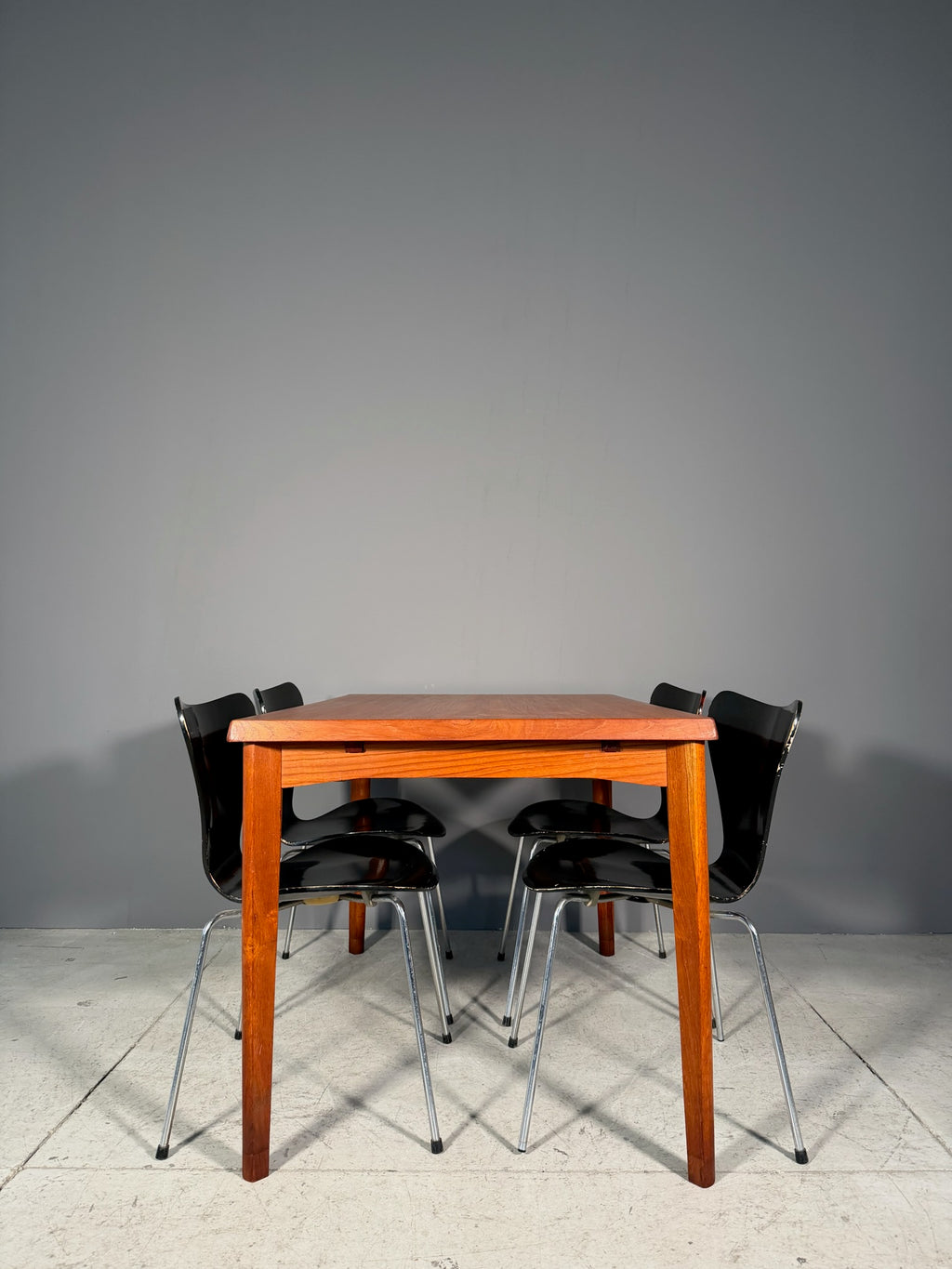 Tavolo allungabile di Henning Kjaernulf