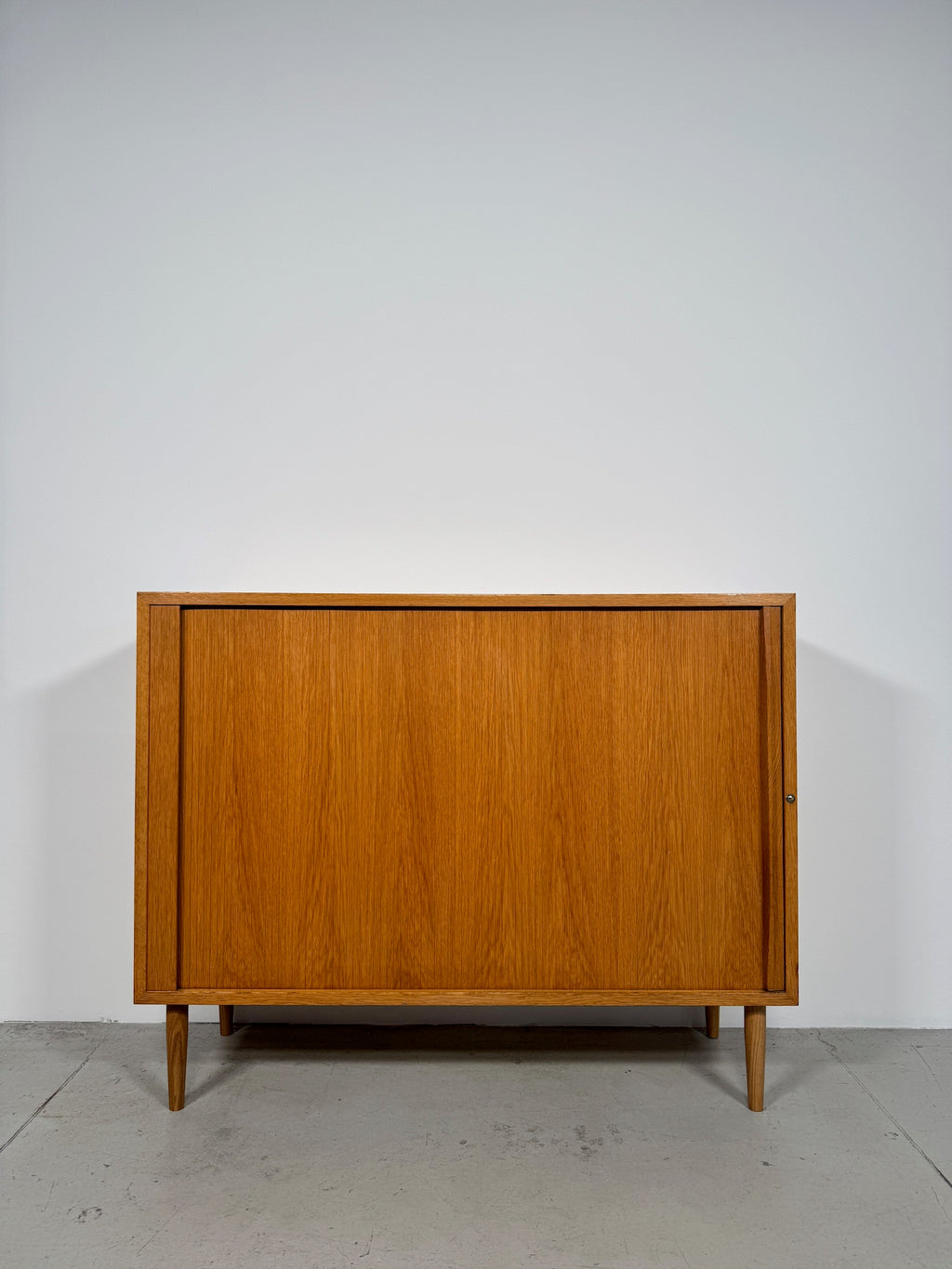 Sideboard con serrandina laterale