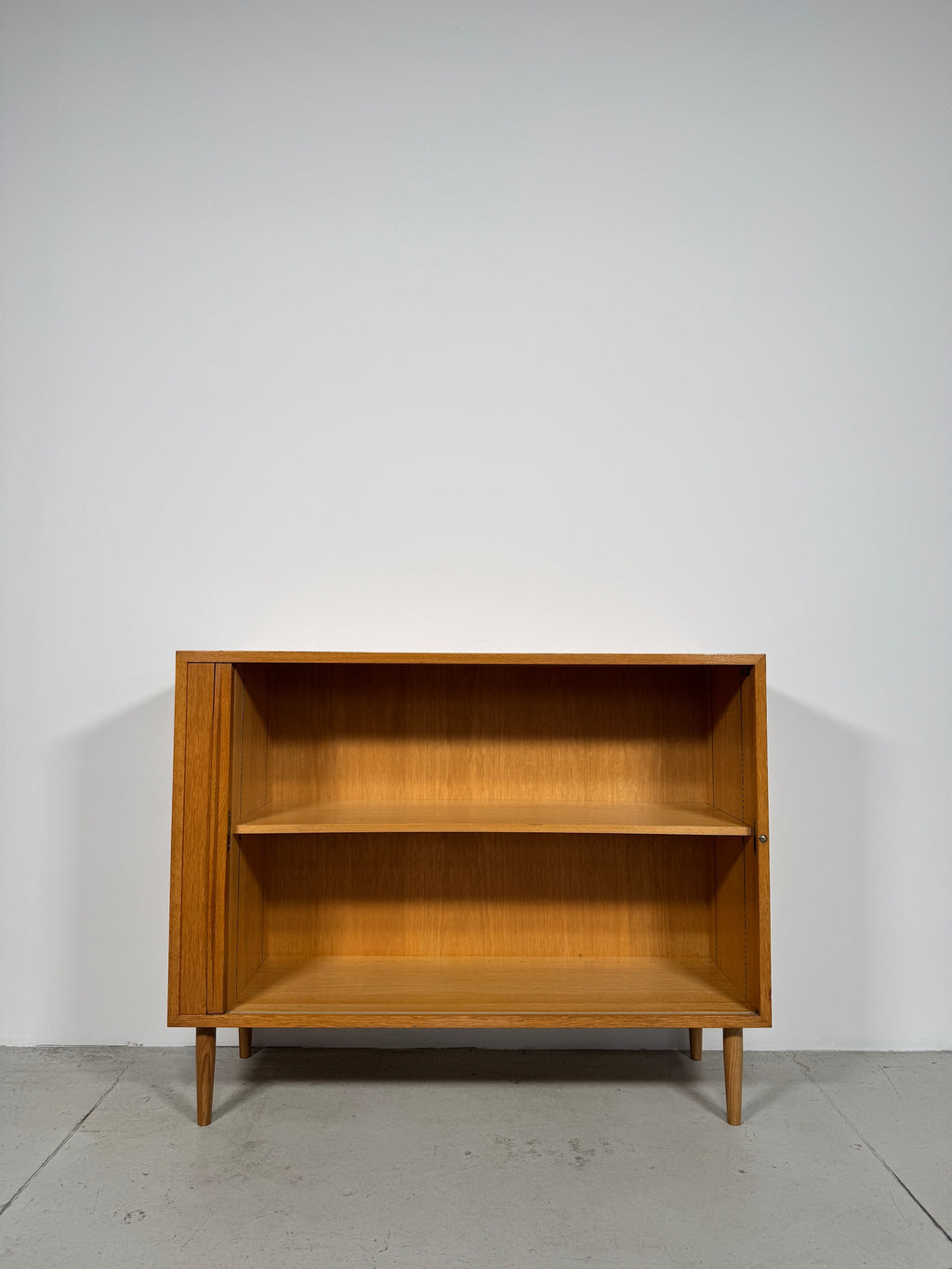Sideboard con serrandina laterale