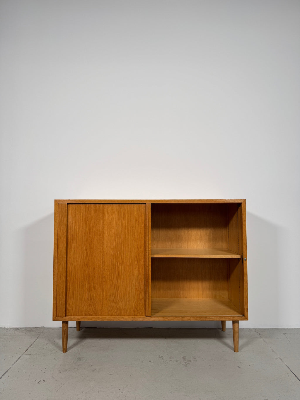 Sideboard con serrandina laterale