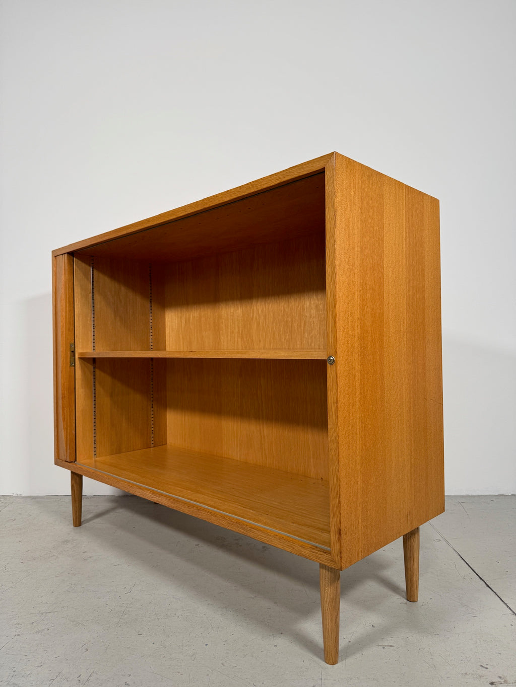 Sideboard con serrandina laterale