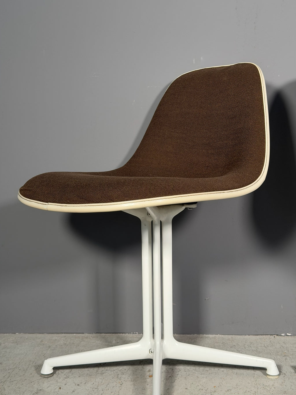 Sedia "La Fonda" di Charles & Ray Eames
