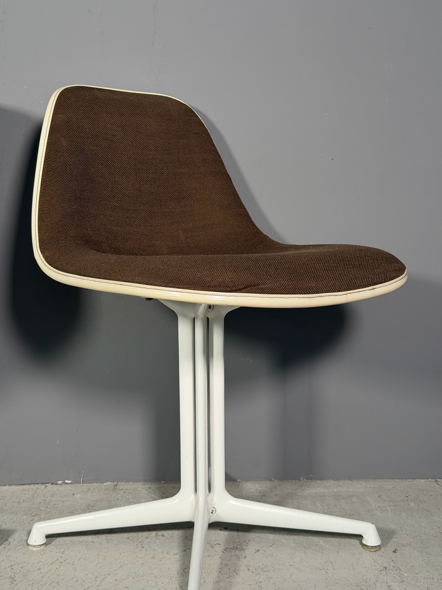 Sedia "La Fonda" di Charles & Ray Eames