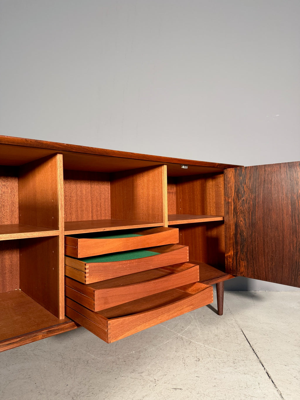Sideboard in palissandro di Erik Brouer