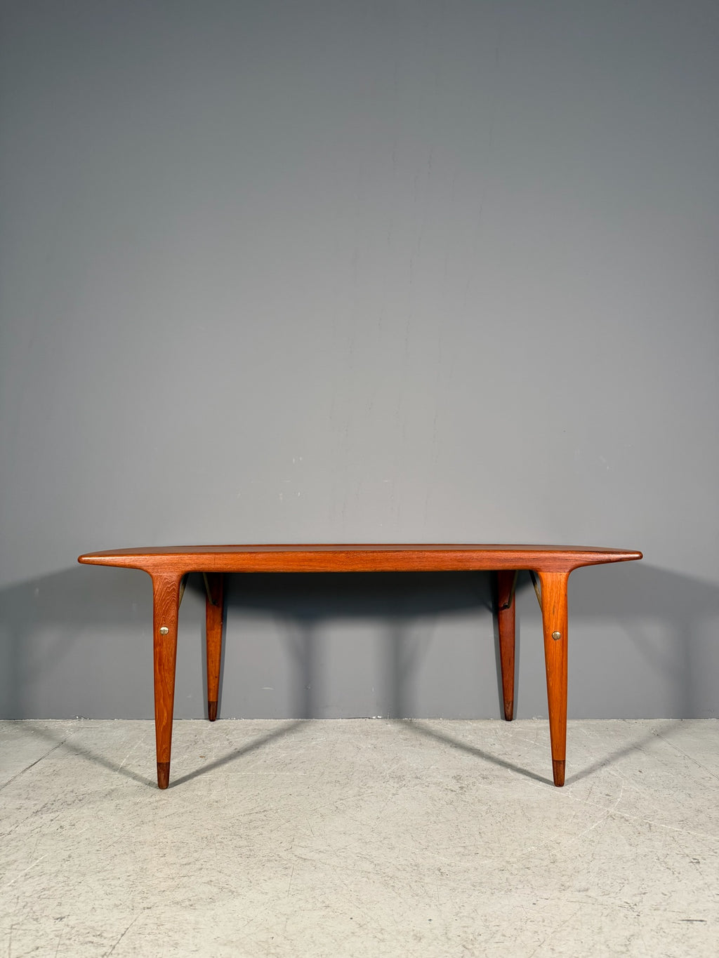 Tavolino in teak di Johannes Andersen