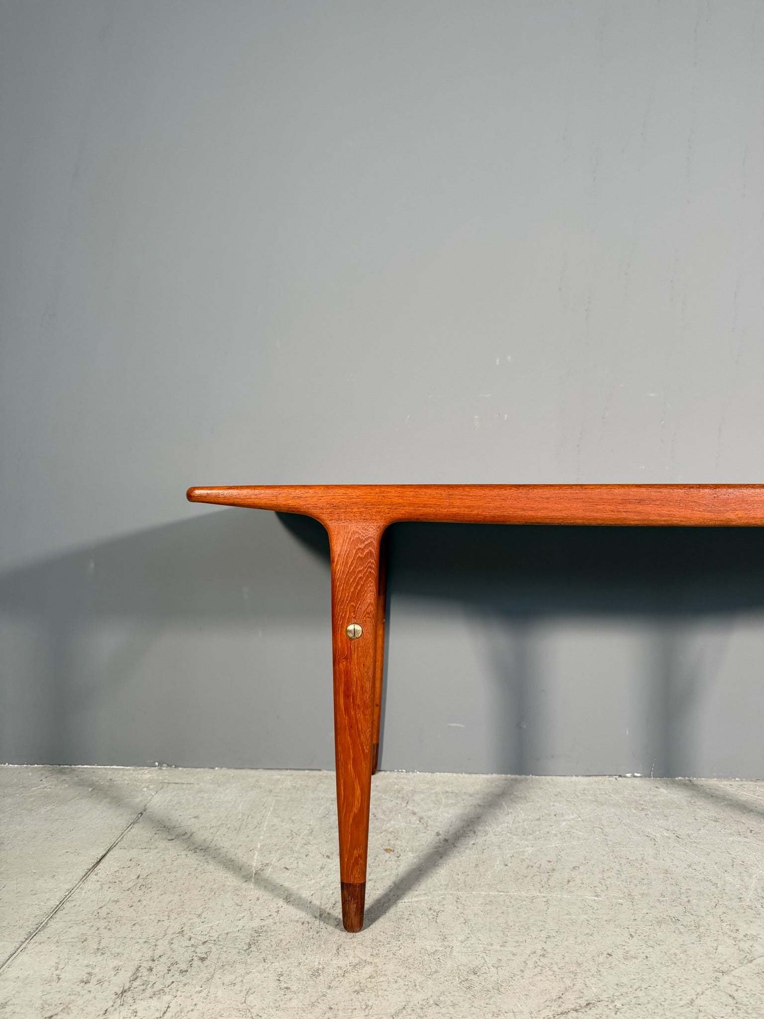 Tavolino in teak di Johannes Andersen