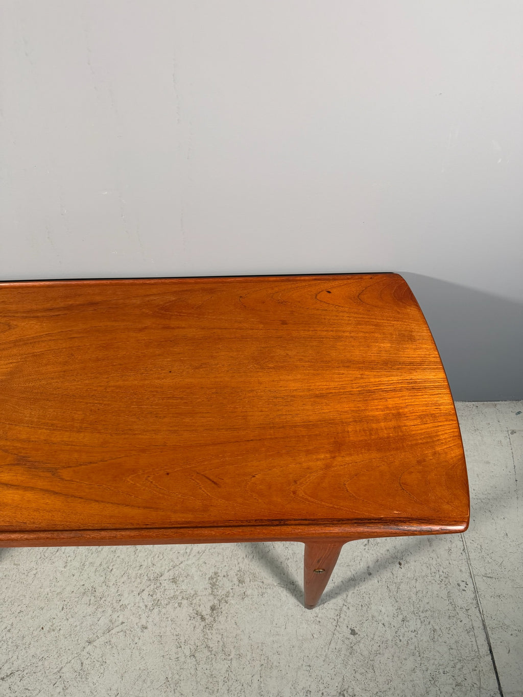Tavolino in teak di Johannes Andersen