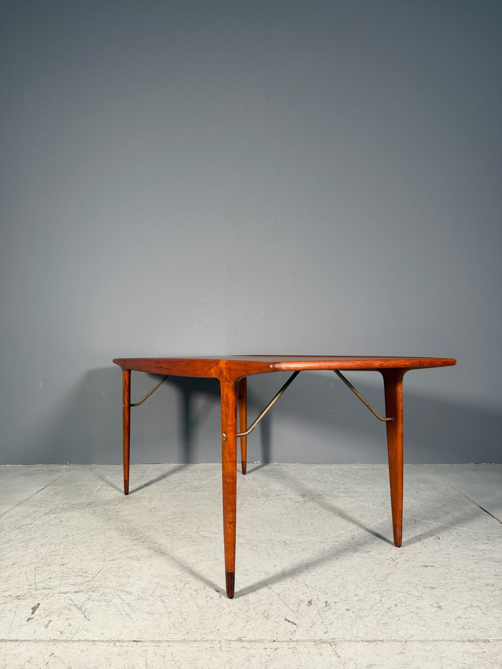 Tavolino in teak di Johannes Andersen