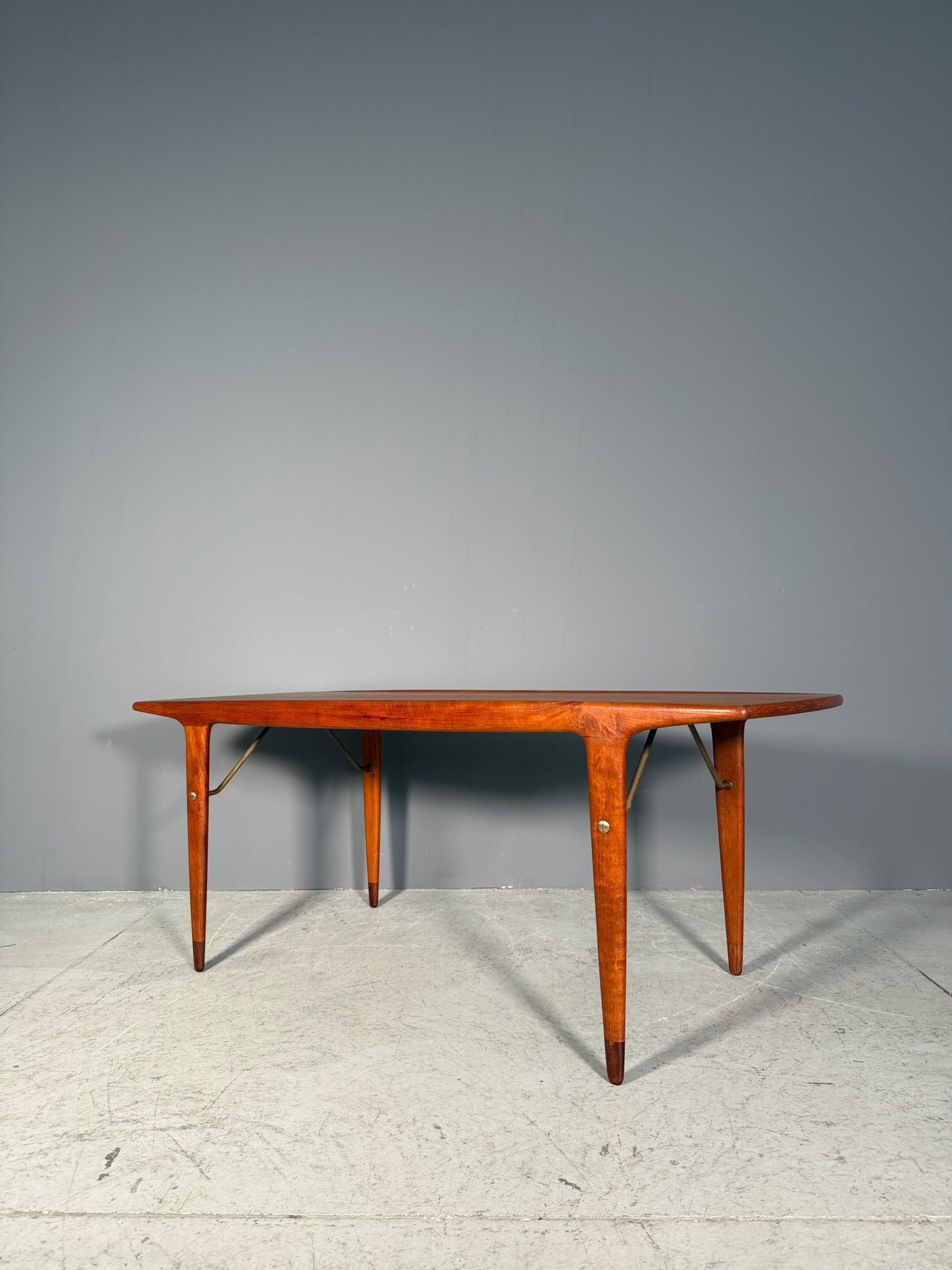 Tavolino in teak di Johannes Andersen