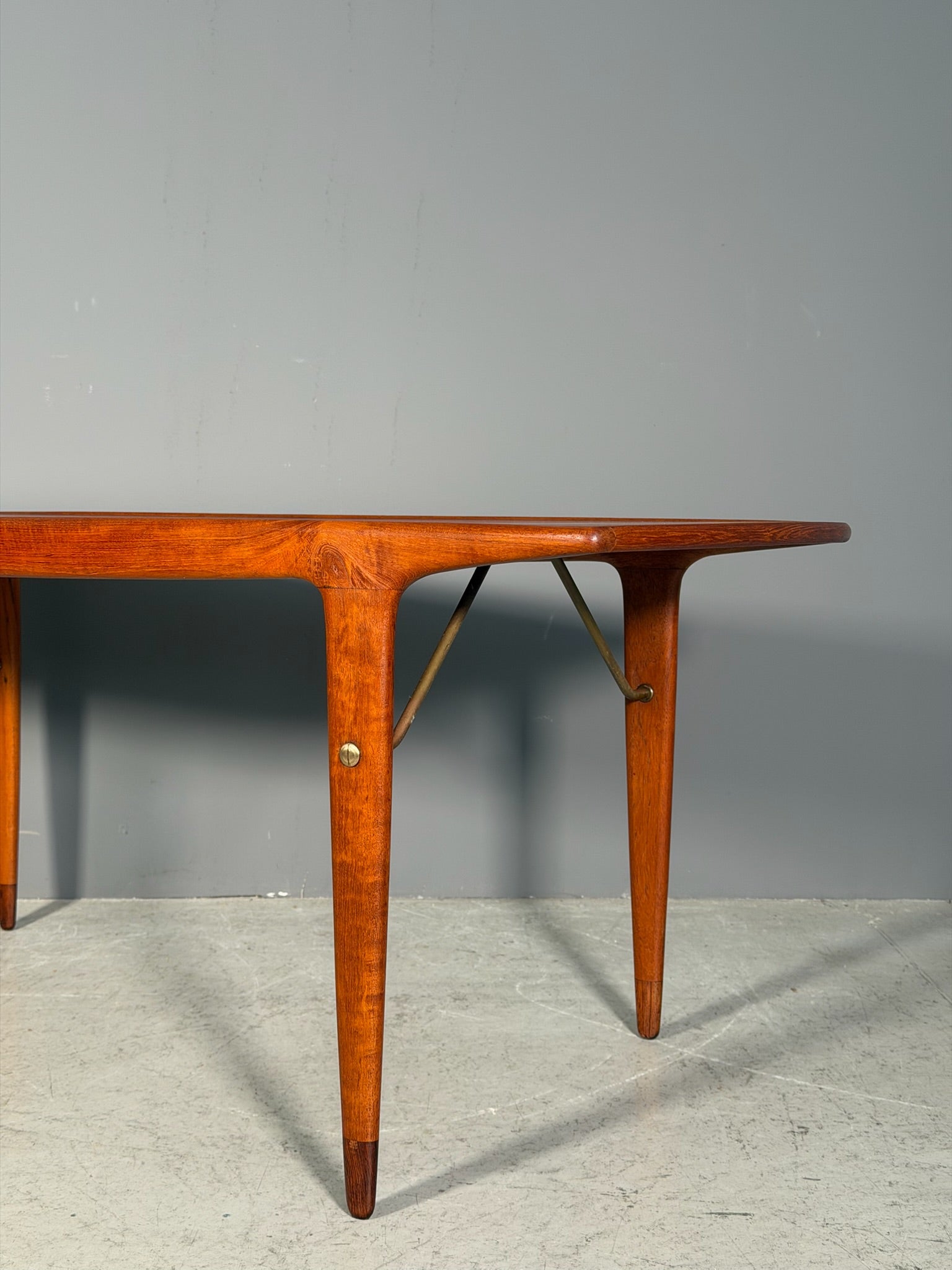 Tavolino in teak di Johannes Andersen
