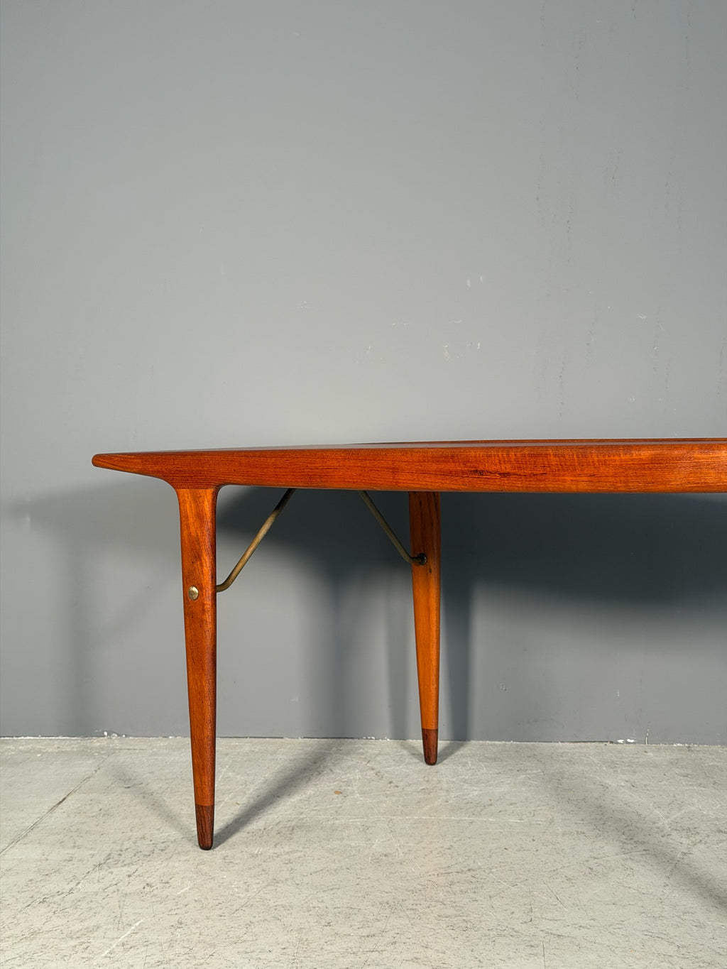 Tavolino in teak di Johannes Andersen