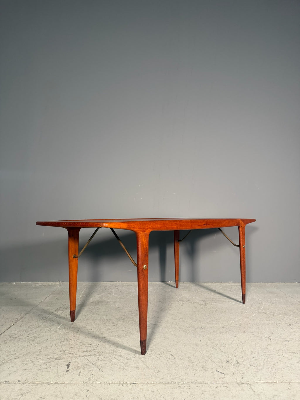 Tavolino in teak di Johannes Andersen