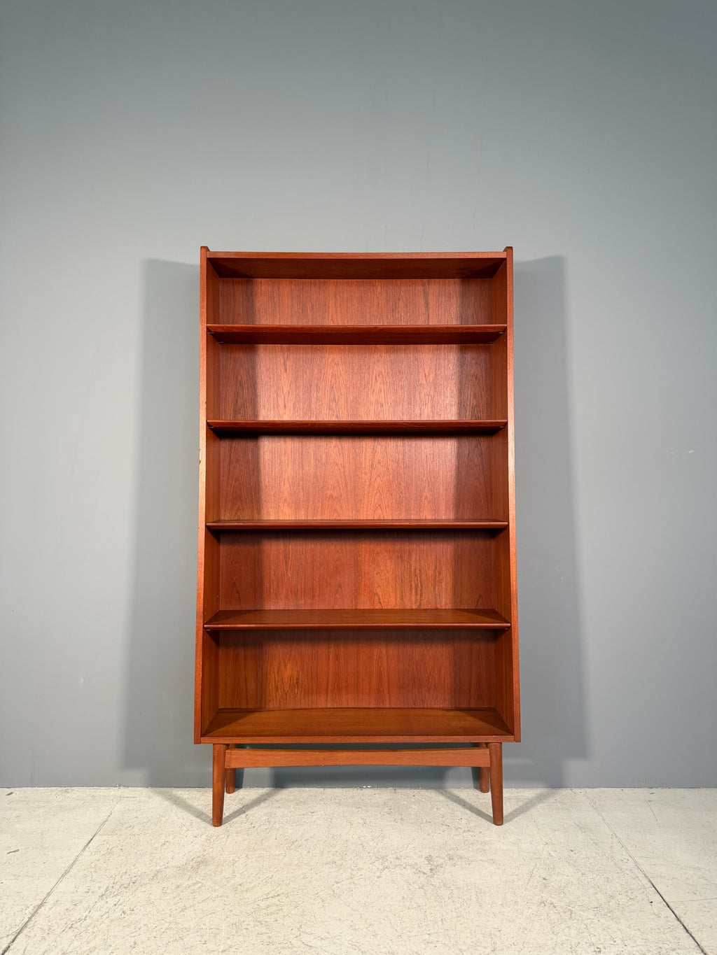 Libreria in teak di Johannes Sorth