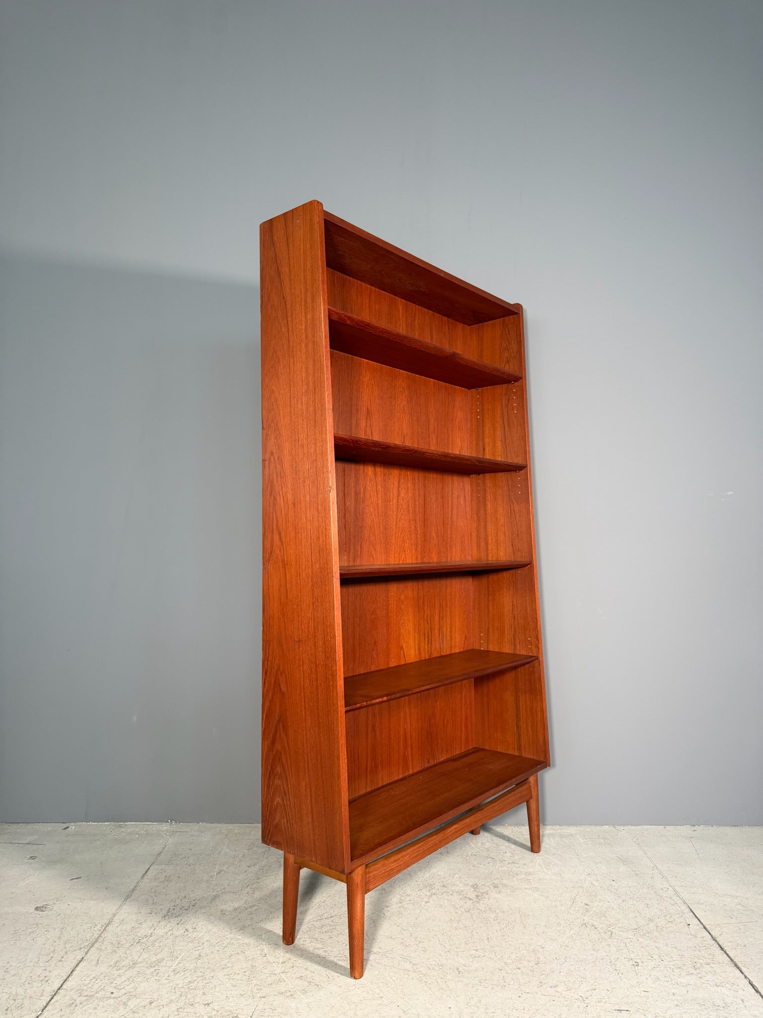 Libreria in teak di Johannes Sorth