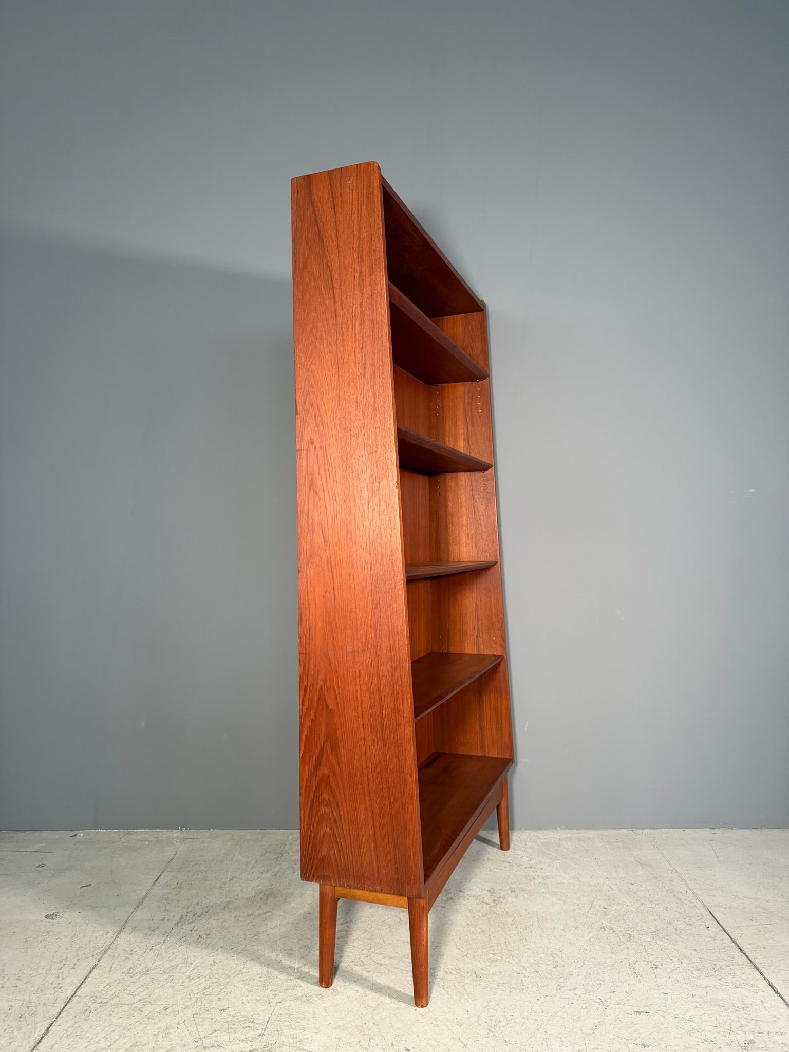 Libreria in teak di Johannes Sorth
