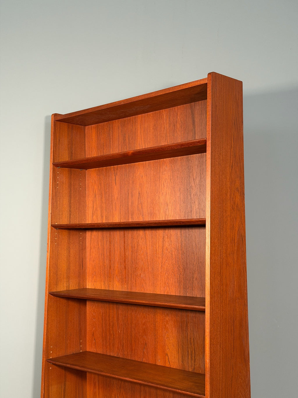 Libreria in teak di Johannes Sorth