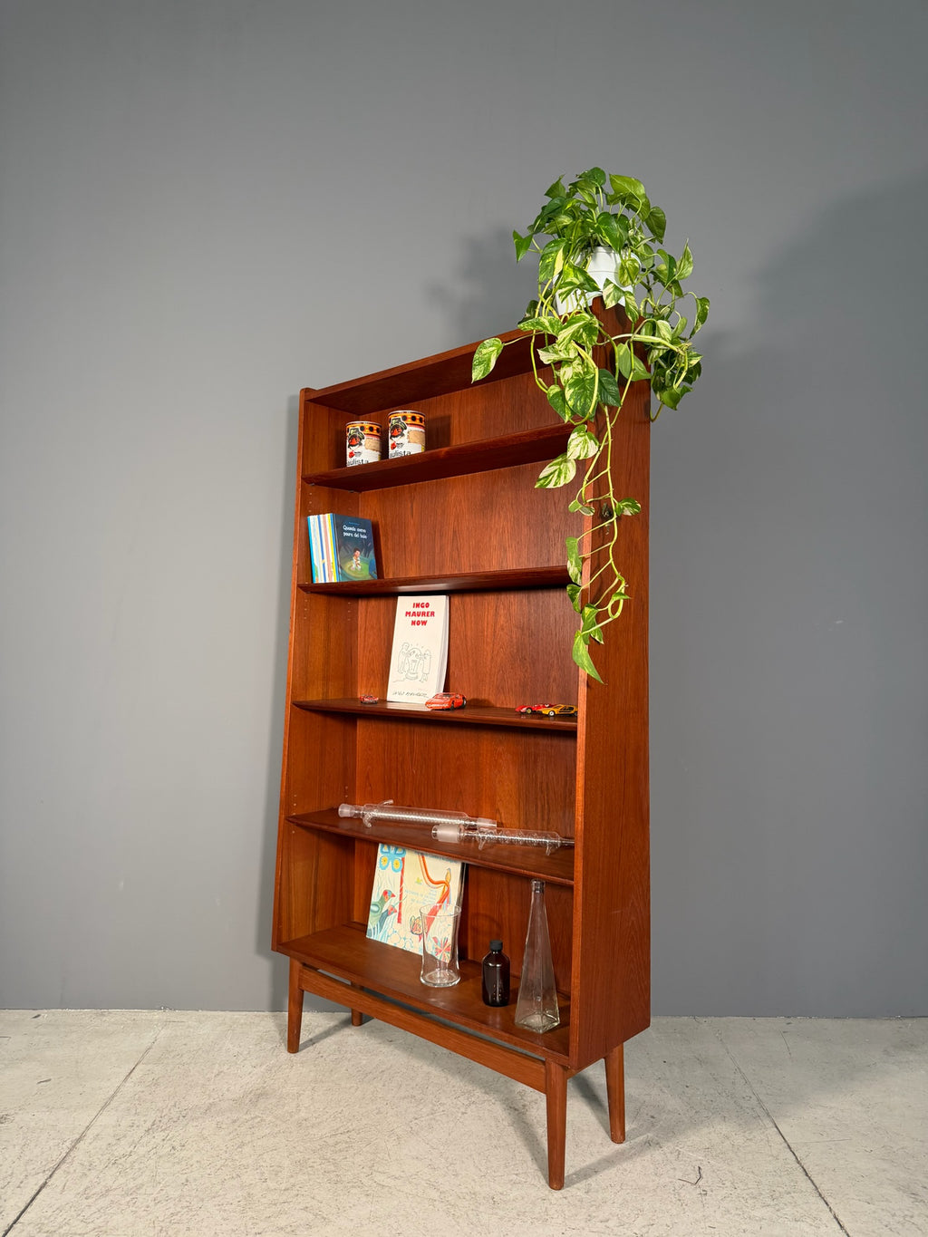 Libreria in teak di Johannes Sorth