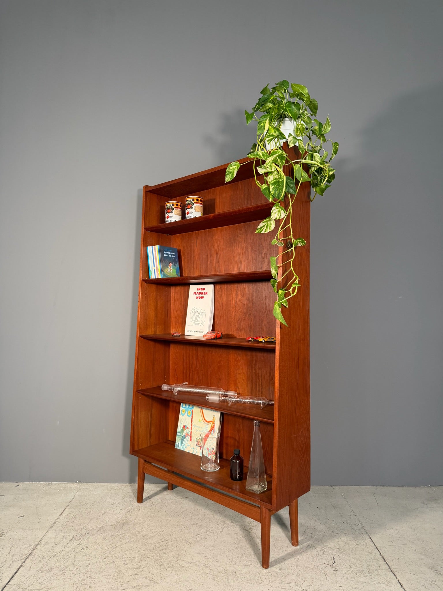 Libreria in teak di Johannes Sorth