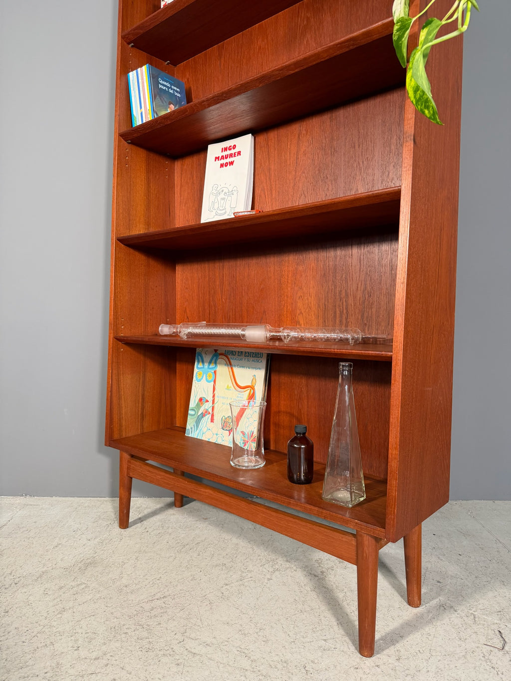 Libreria in teak di Johannes Sorth