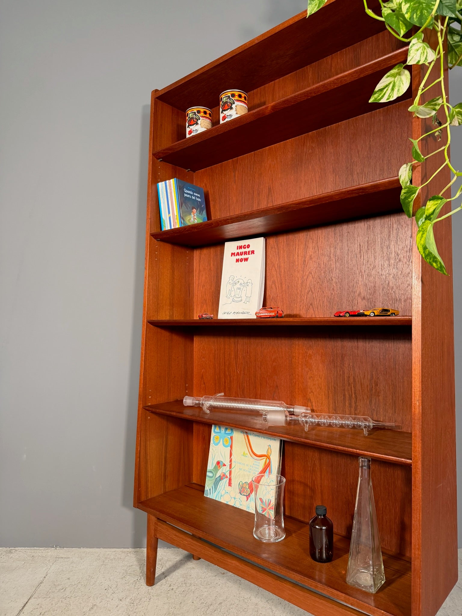 Libreria in teak di Johannes Sorth