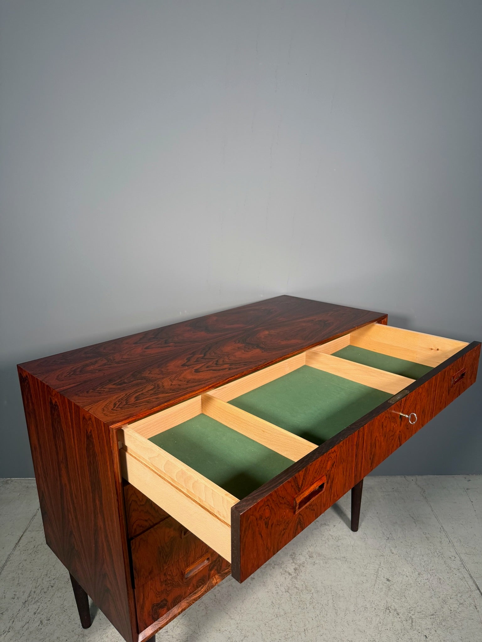 Cassettiera in palissandro Anni 70