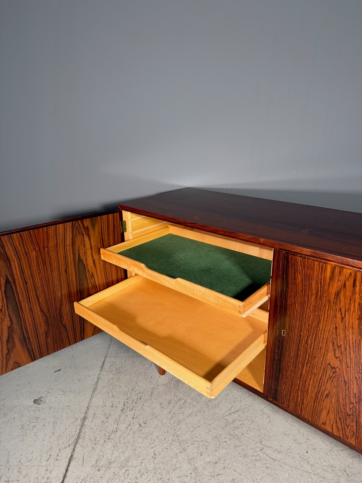 Sideboard in palissandro di Poul Hundevad