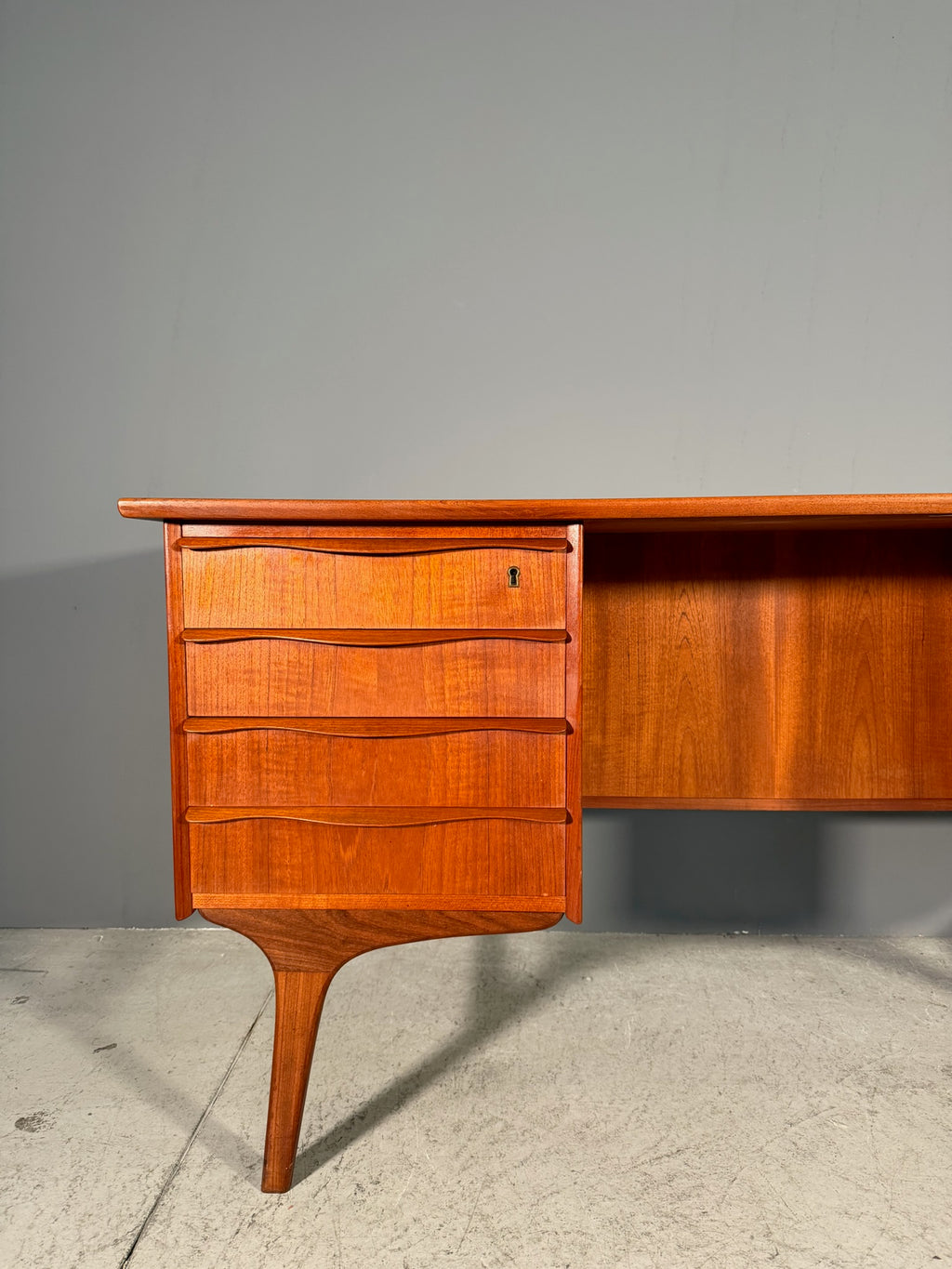 Scrivania danese in teak