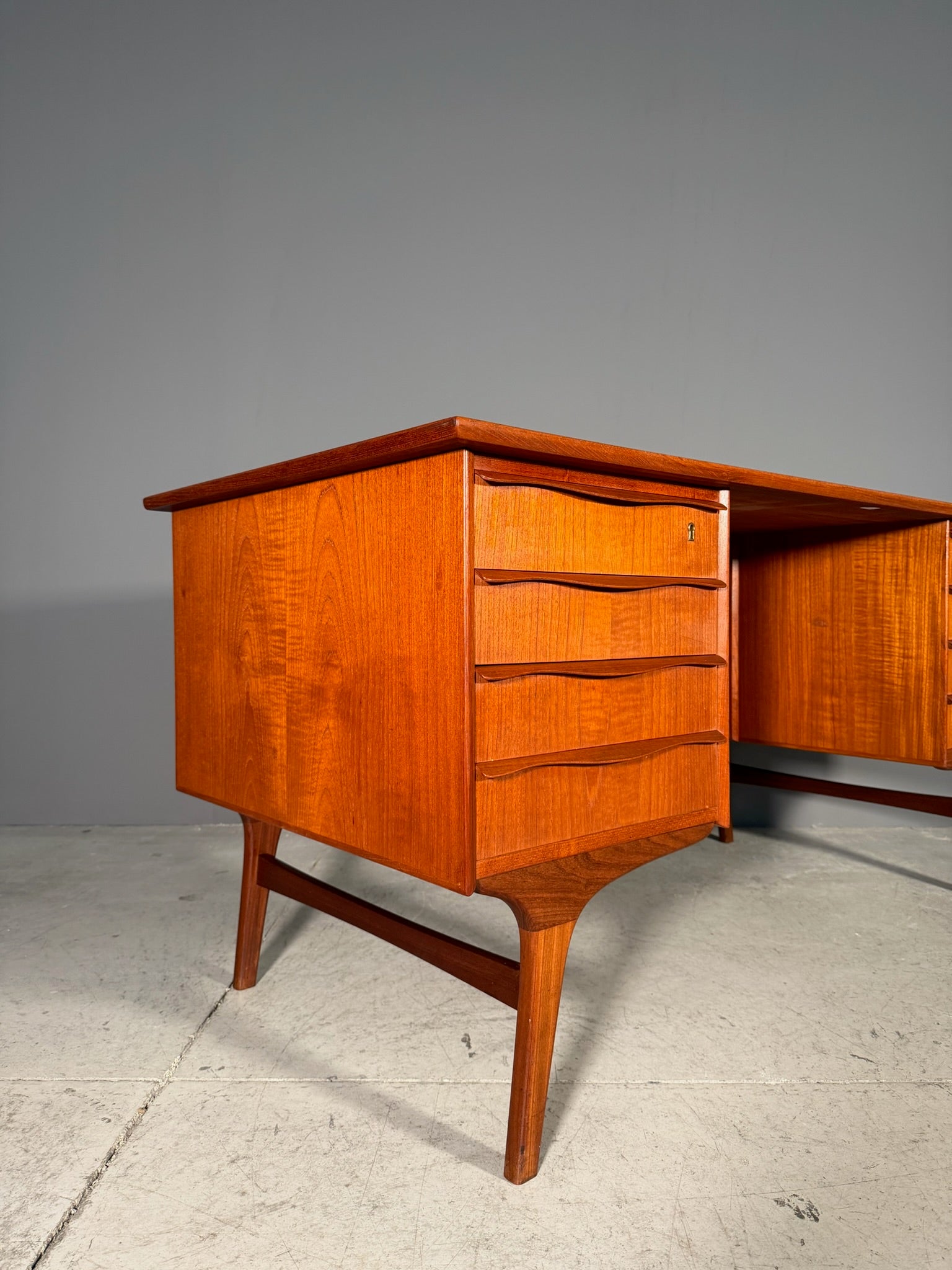 Scrivania danese in teak