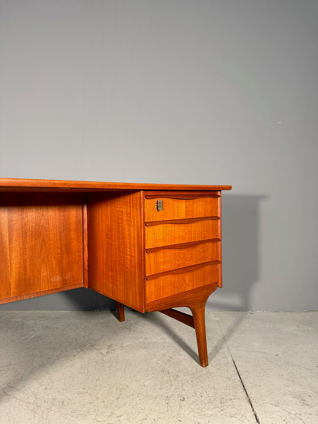 Scrivania danese in teak