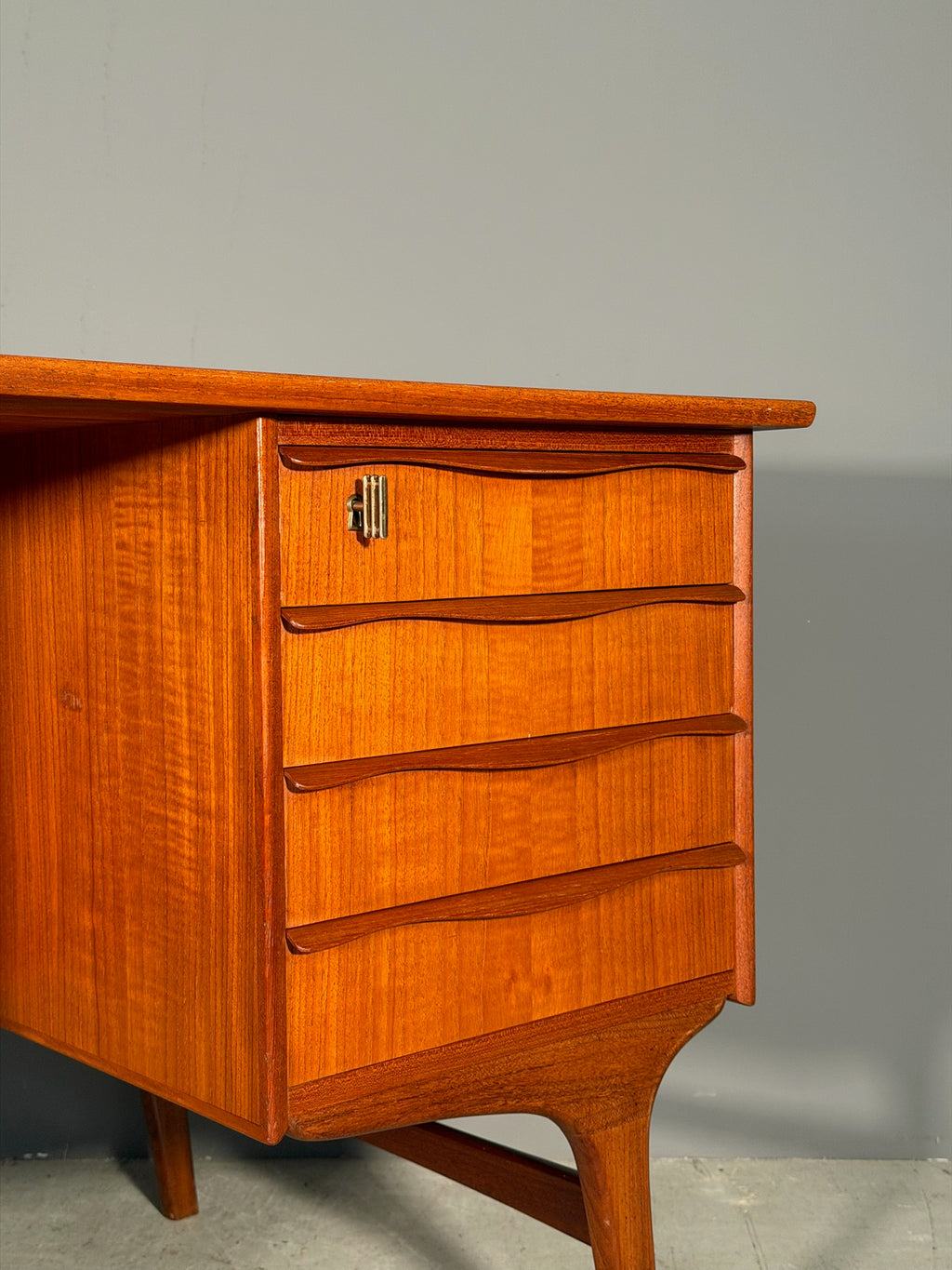 Scrivania danese in teak