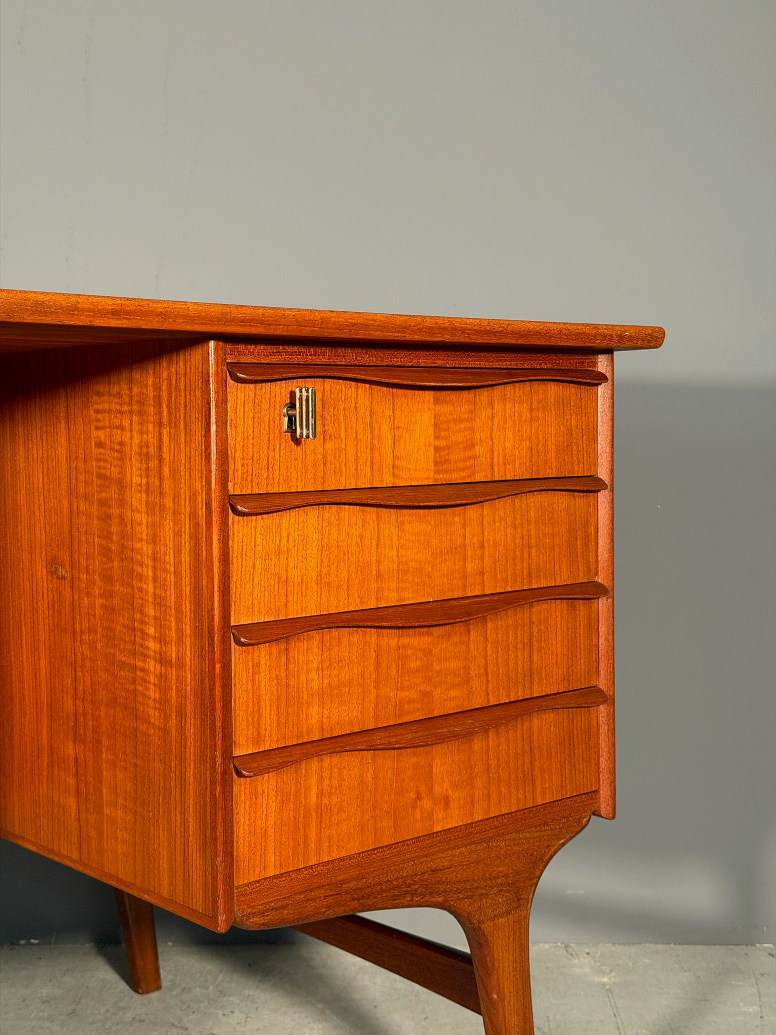 Scrivania danese in teak