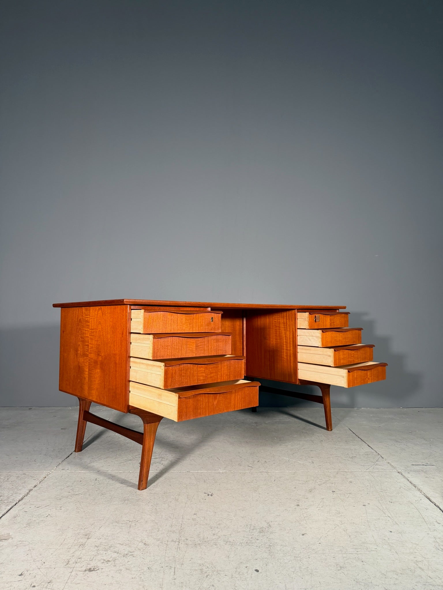 Scrivania danese in teak