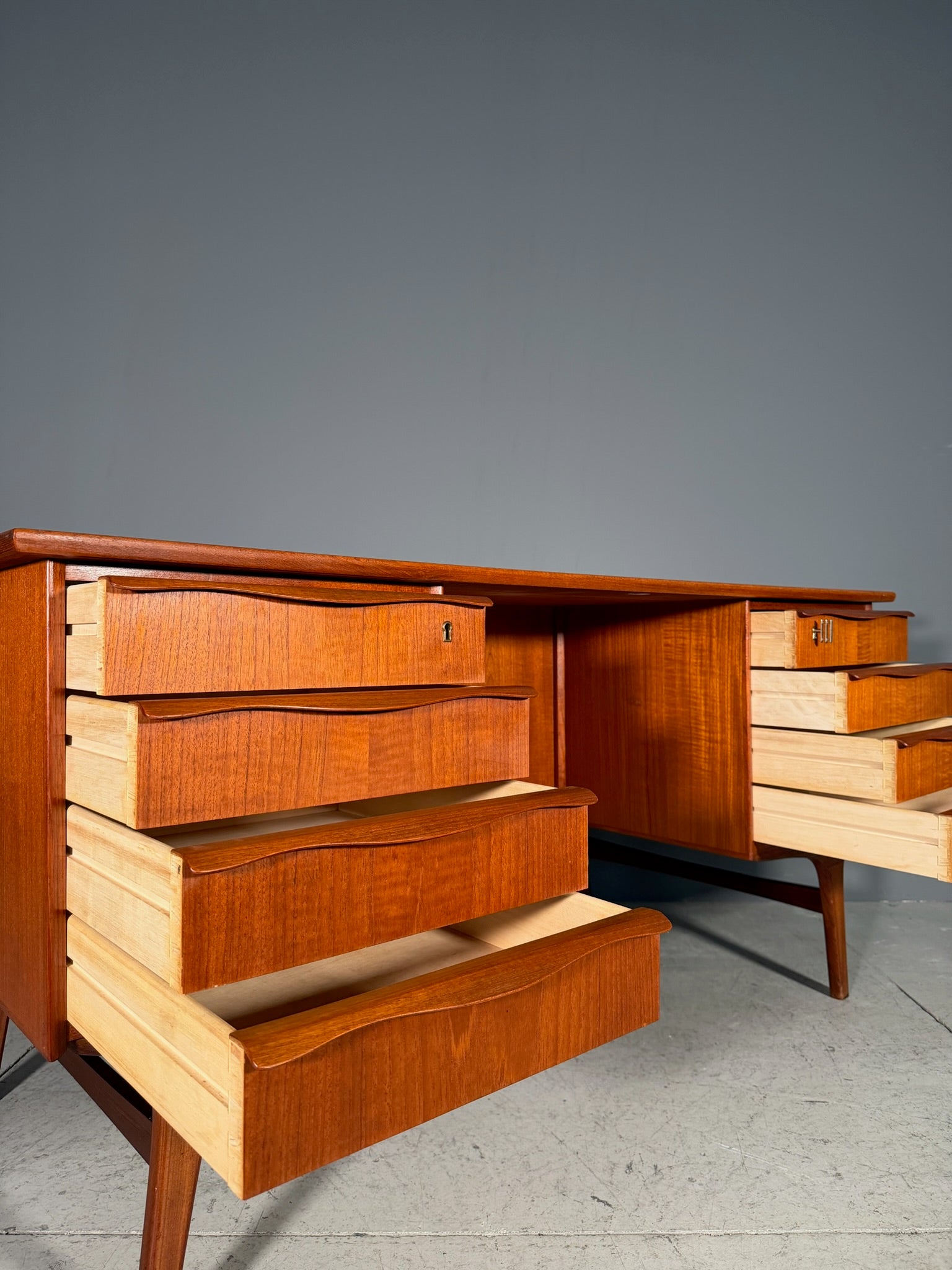 Scrivania danese in teak