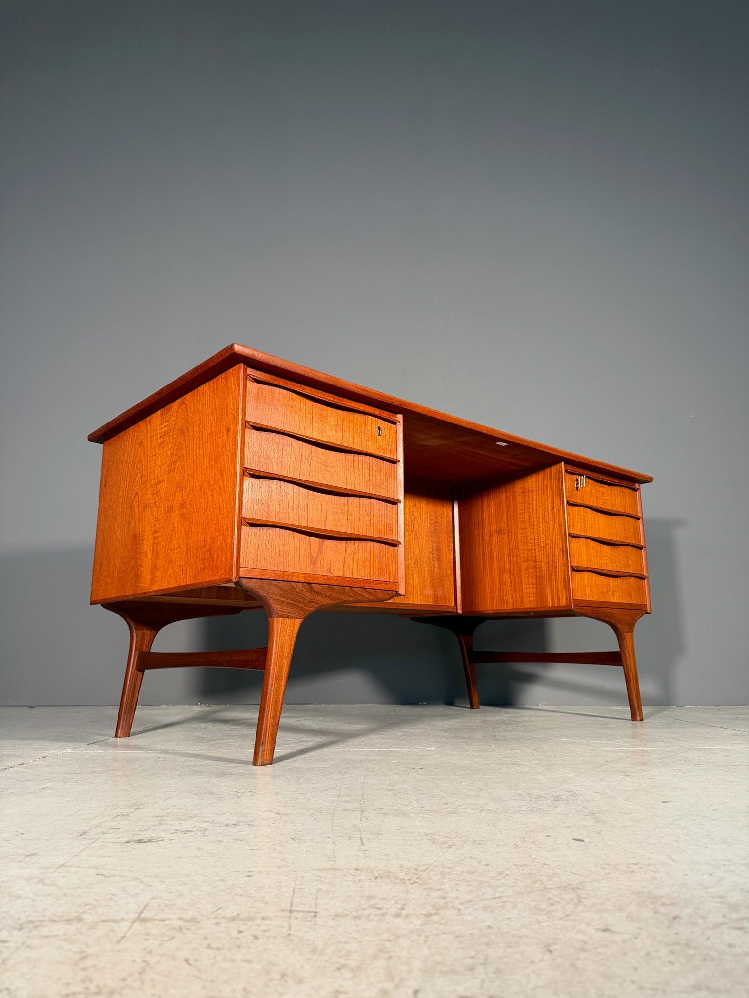 Scrivania danese in teak