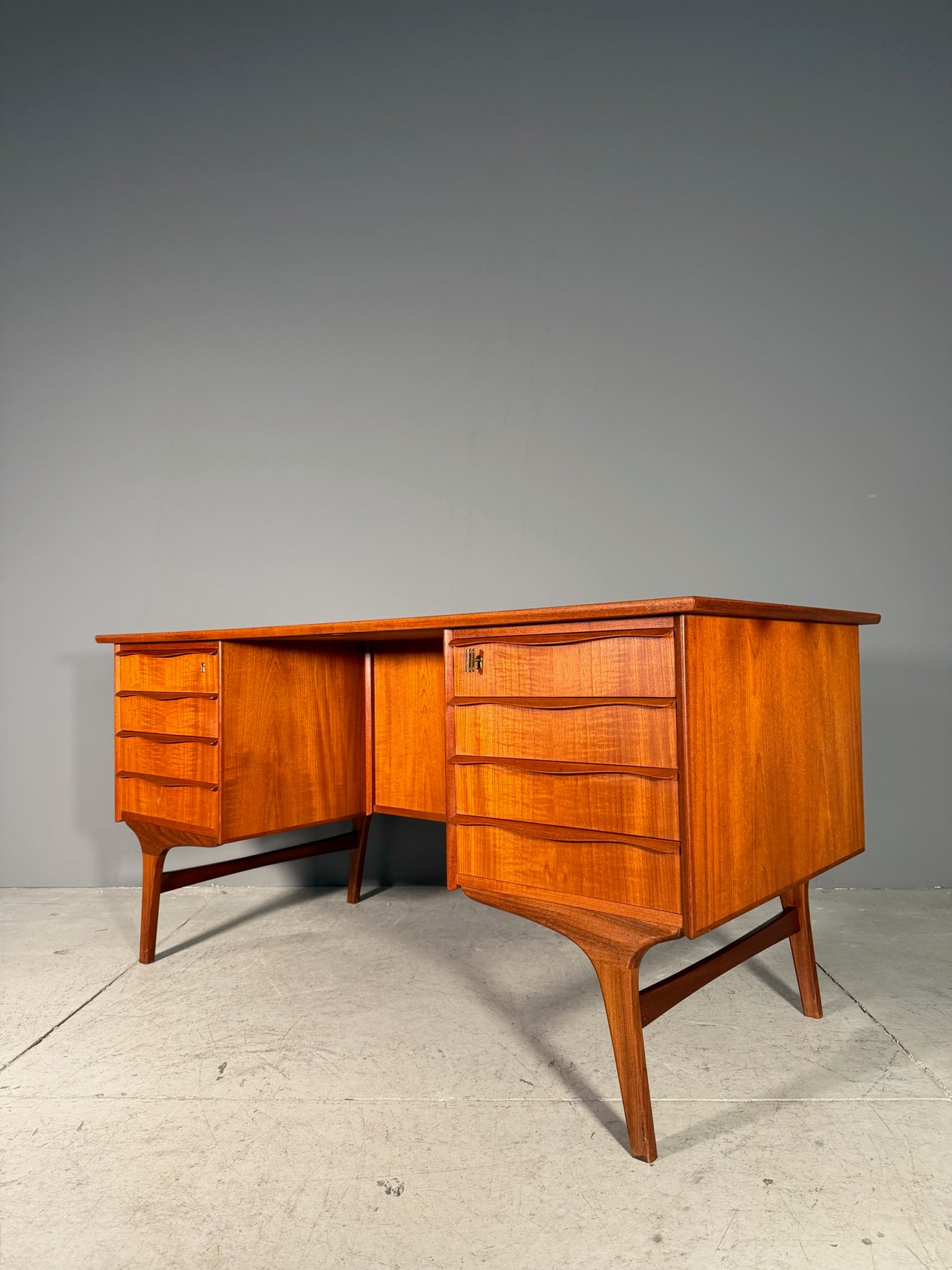 Scrivania danese in teak