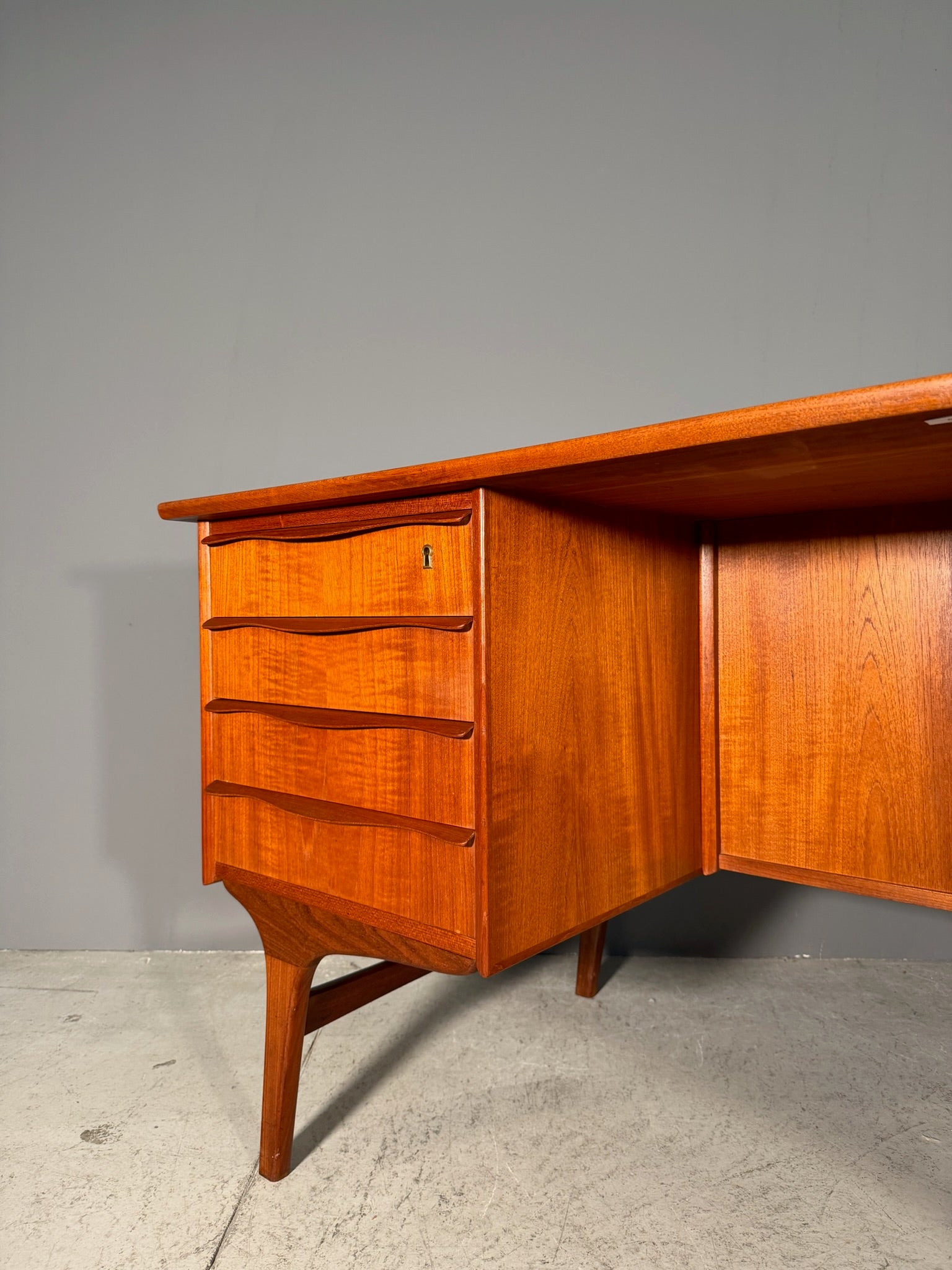 Scrivania danese in teak