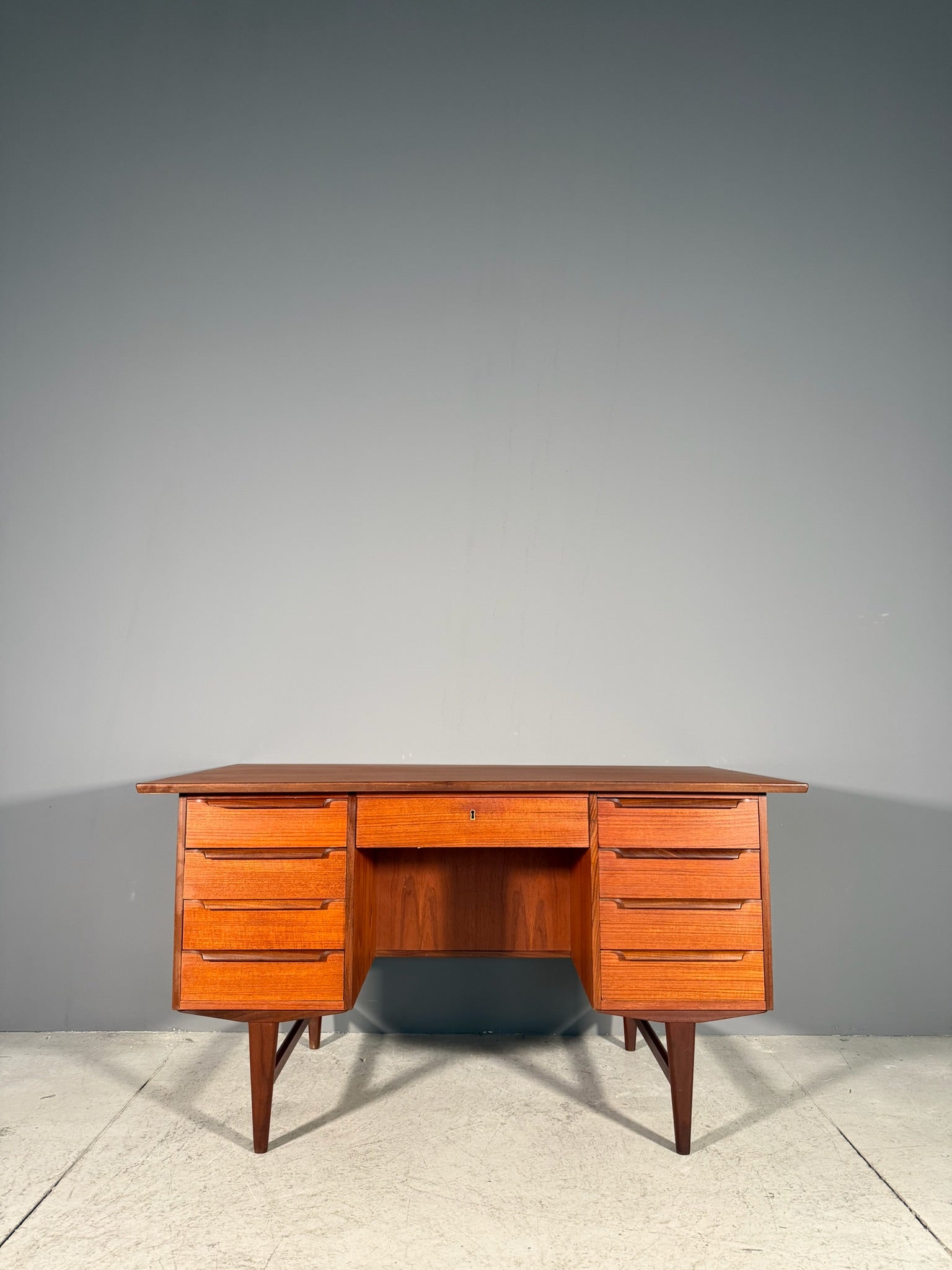 Scrivania danese in teak