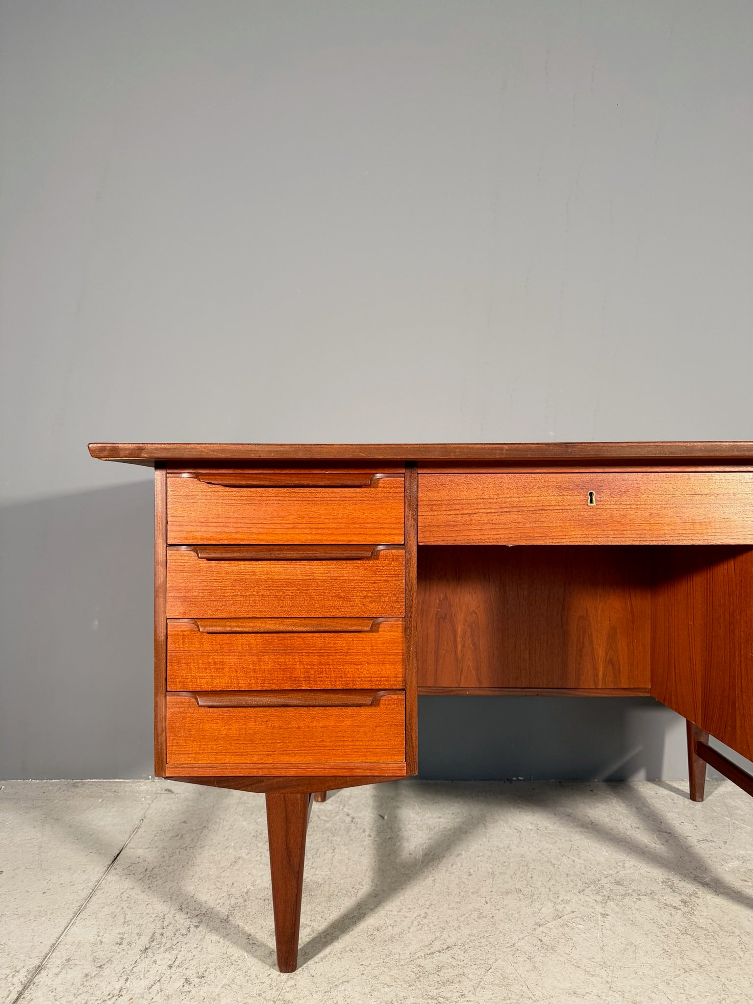 Scrivania danese in teak