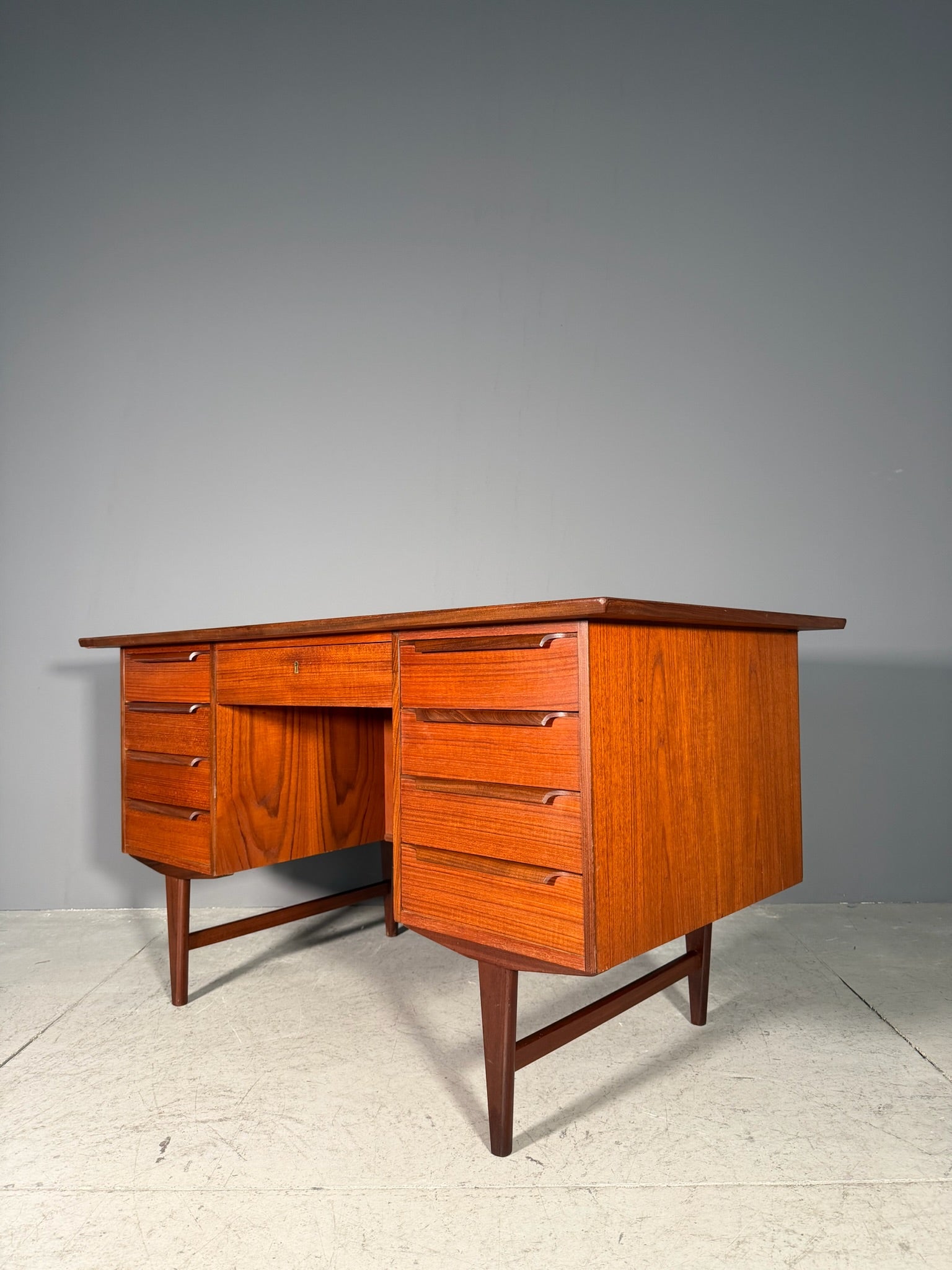 Scrivania danese in teak