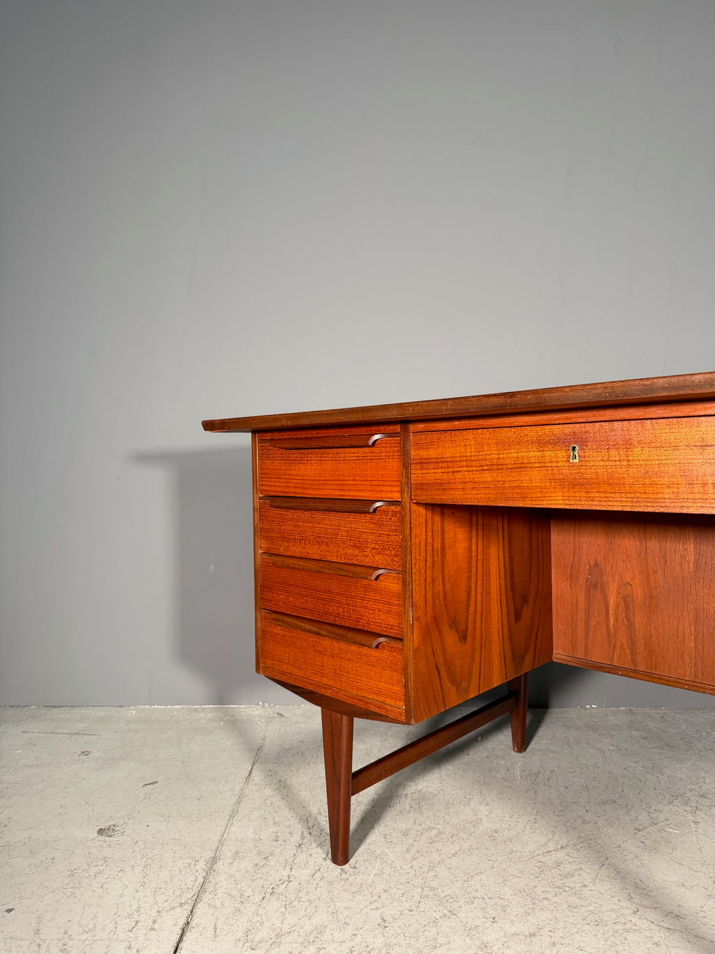 Scrivania danese in teak