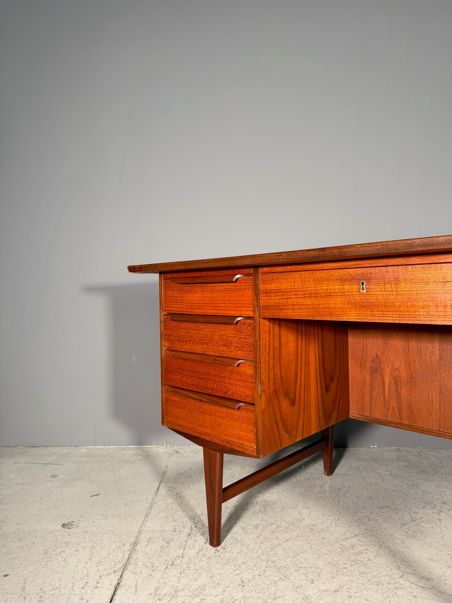Scrivania danese in teak