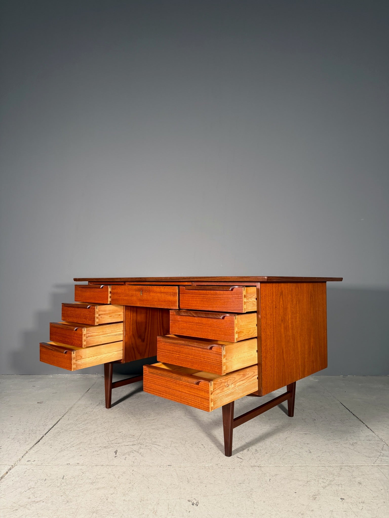 Scrivania danese in teak
