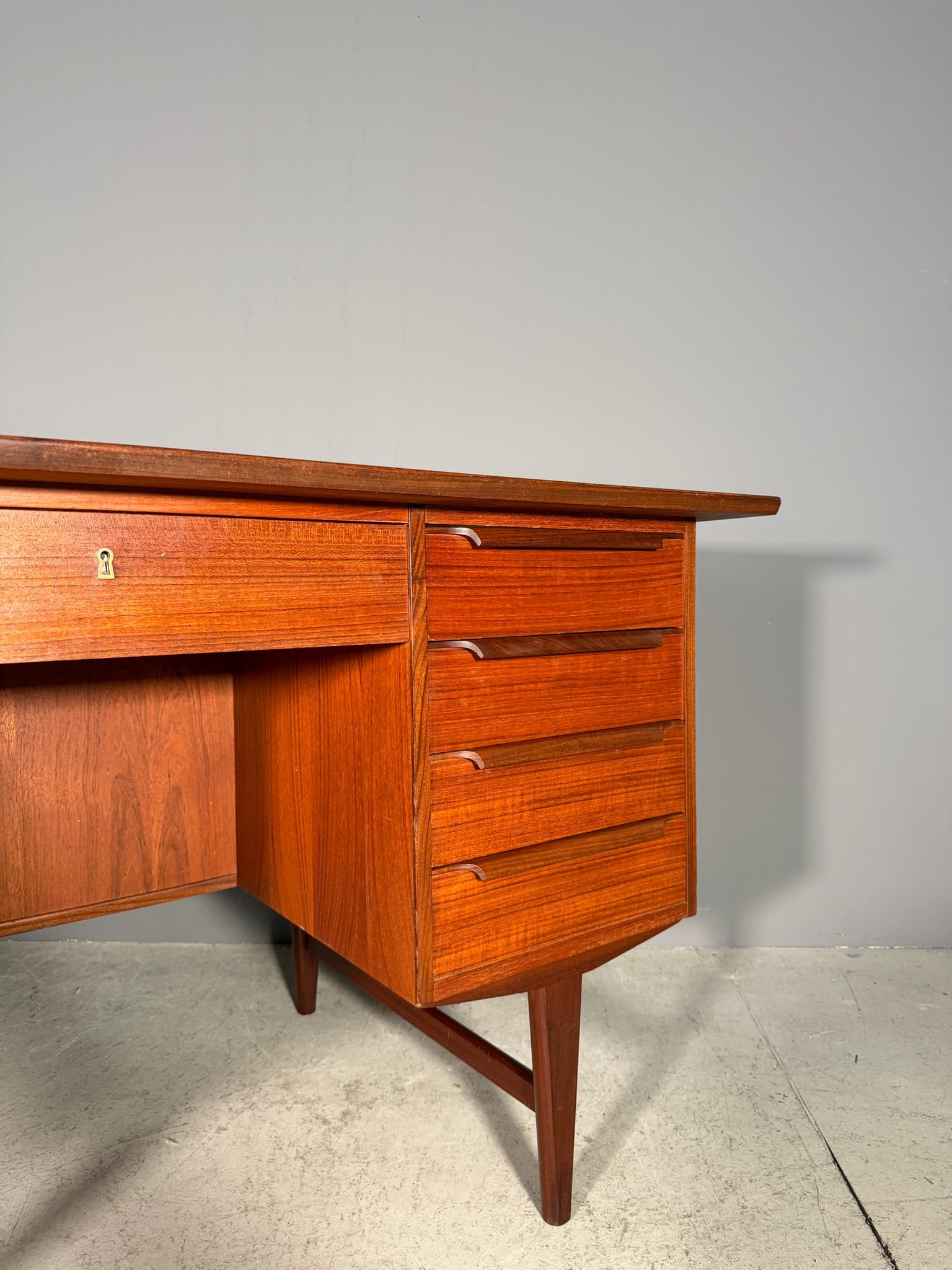 Scrivania danese in teak