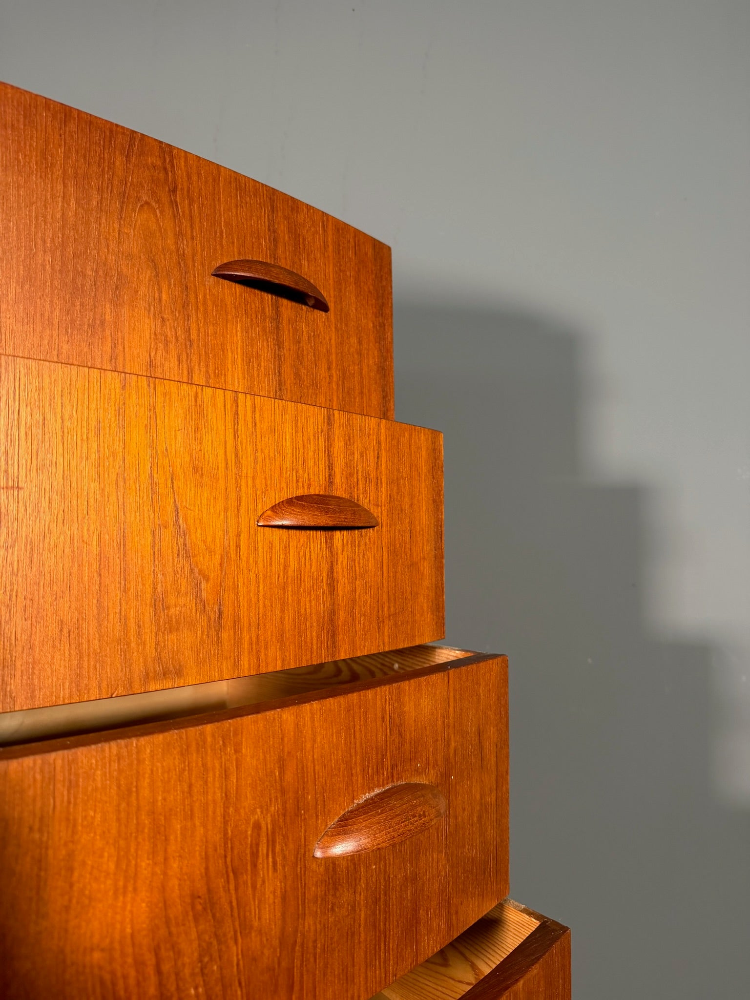 Cassettiera danese in teak
