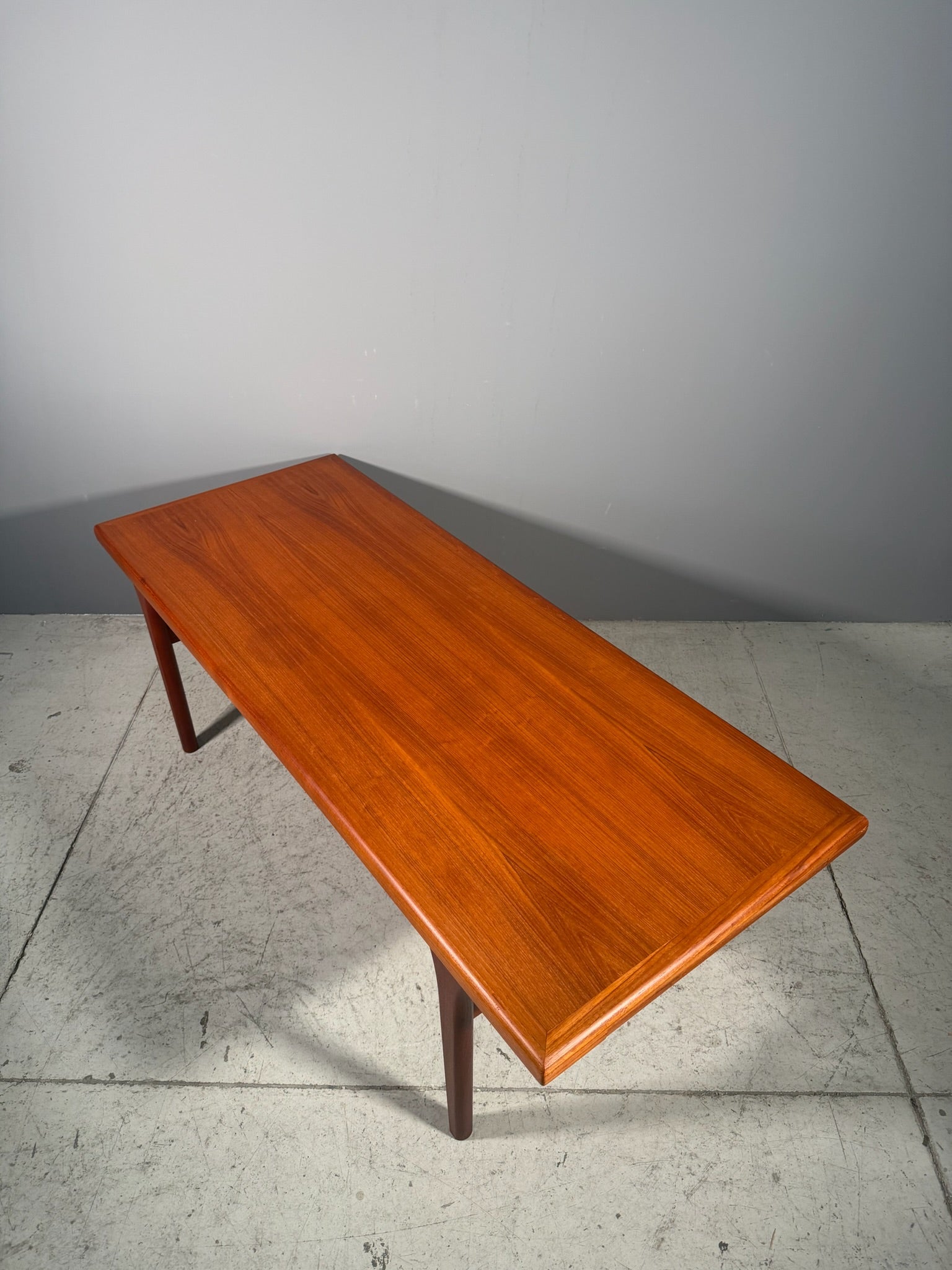 Tavolino danese in teak