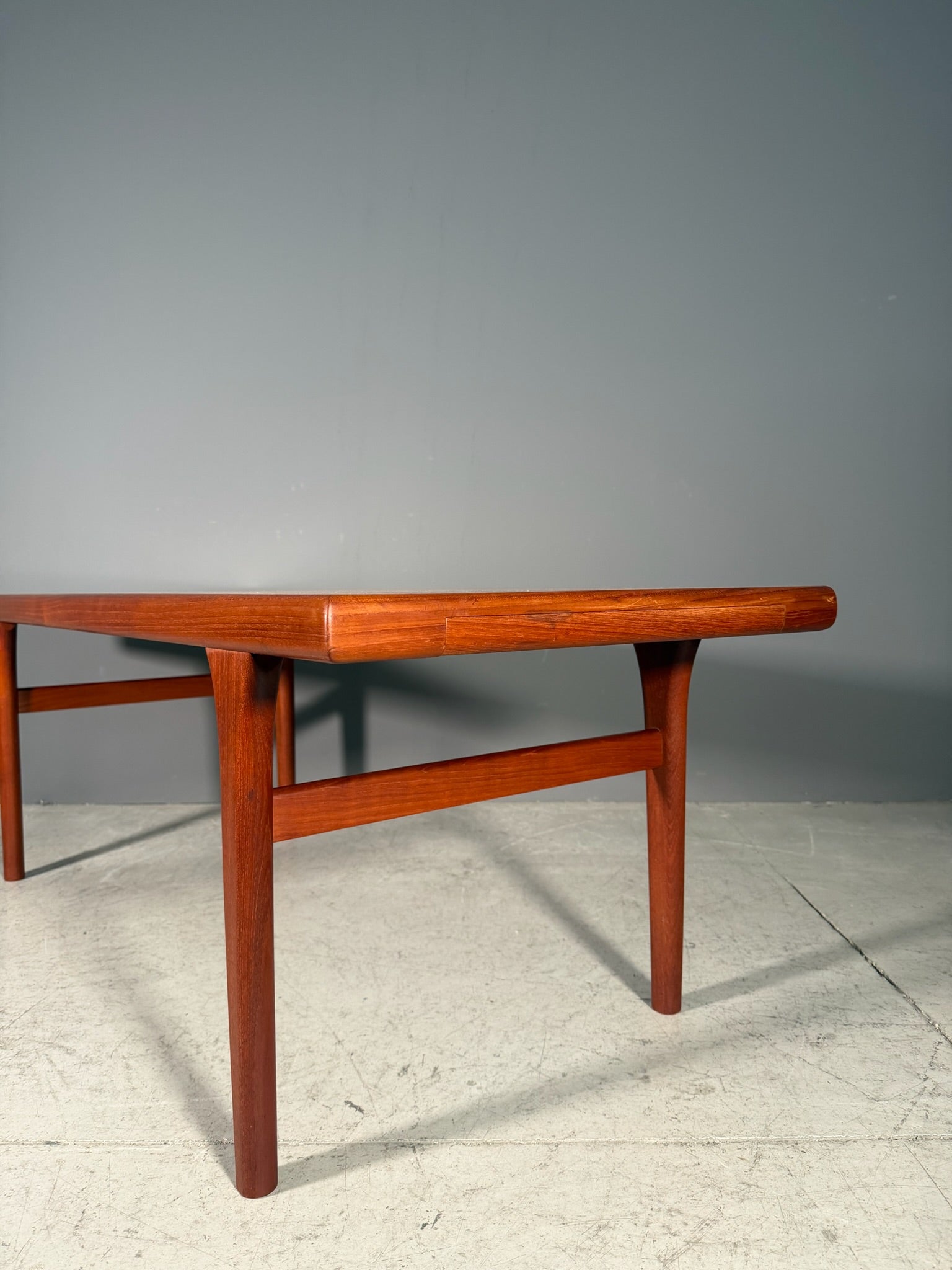 Tavolino danese in teak