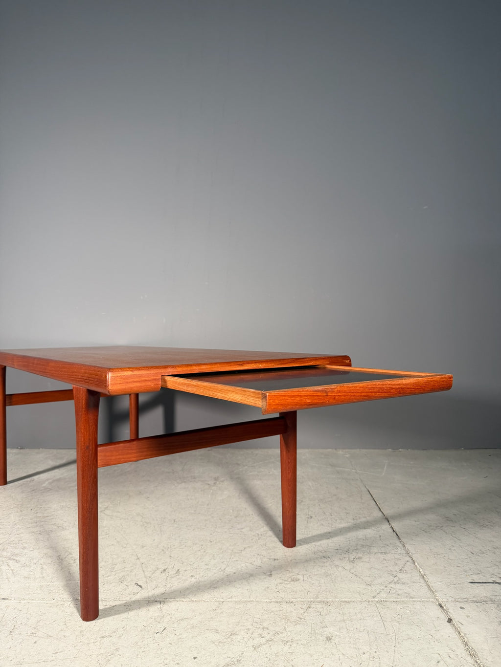 Tavolino danese in teak