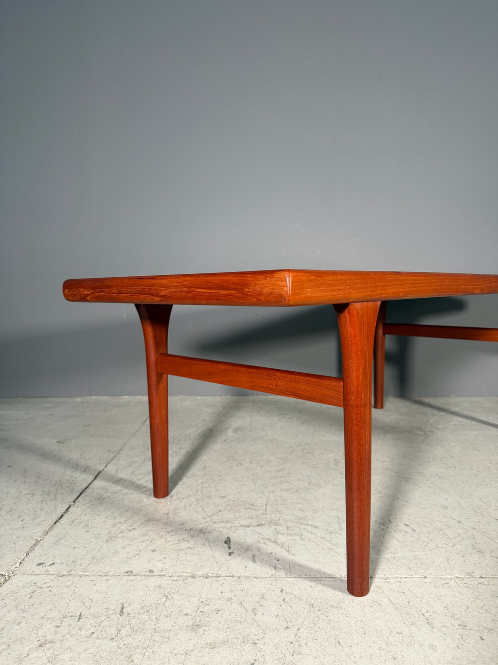 Tavolino danese in teak