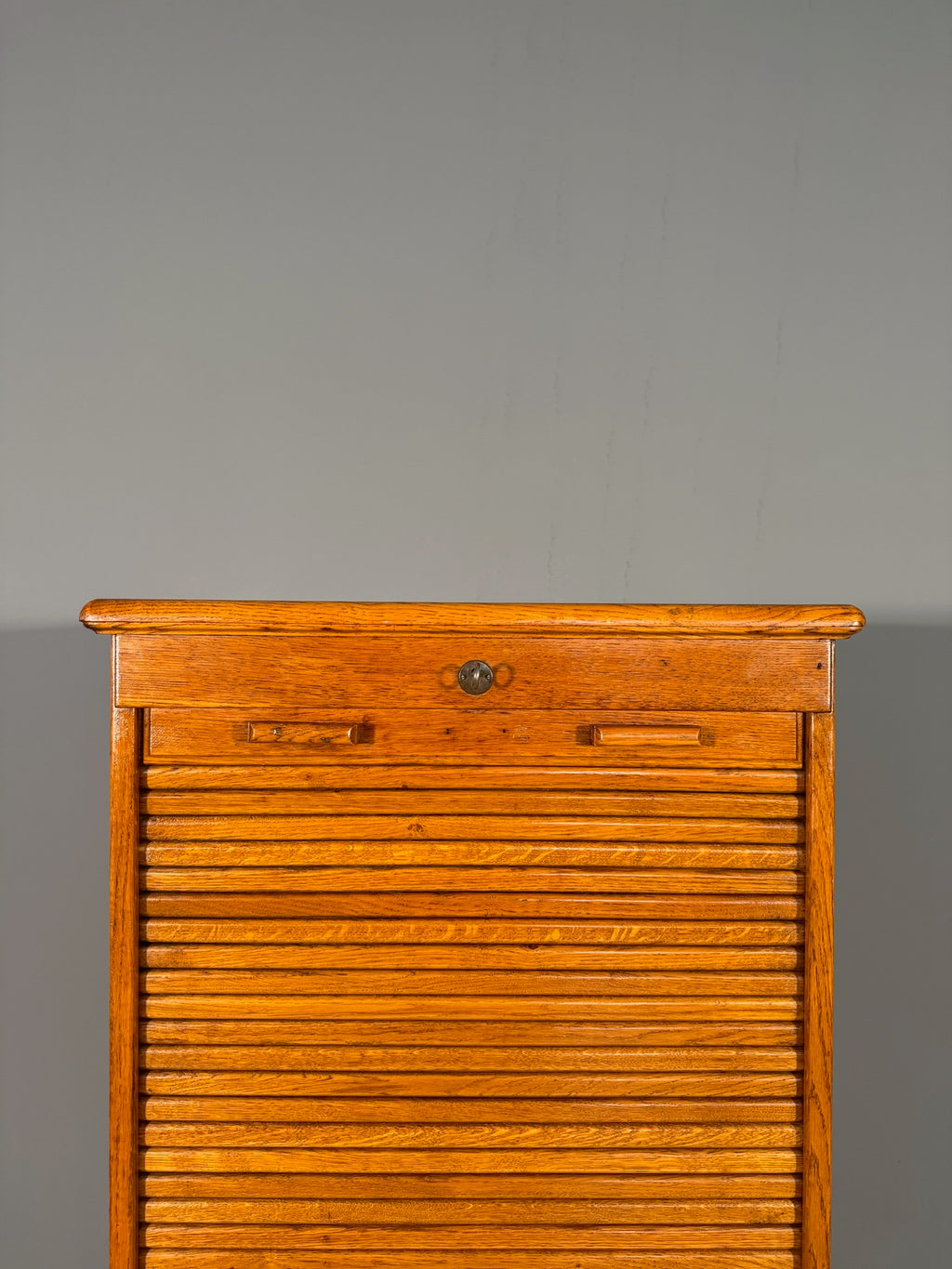 Mobile a serrandina Anni 40